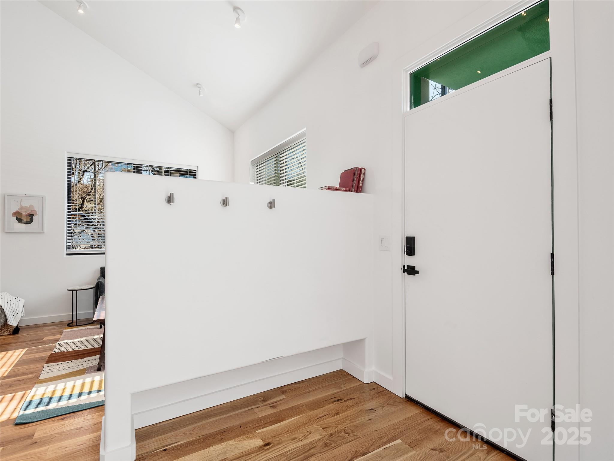 433 W Haywood Street Property Photo 6