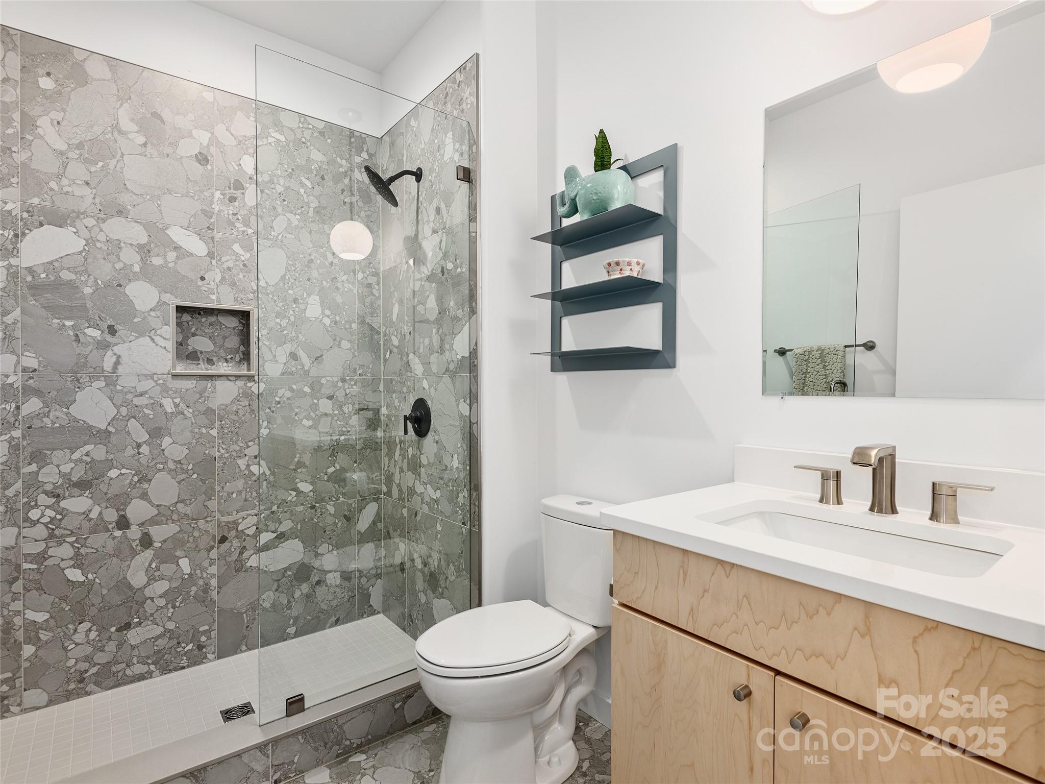 433 W Haywood Street Property Photo 14