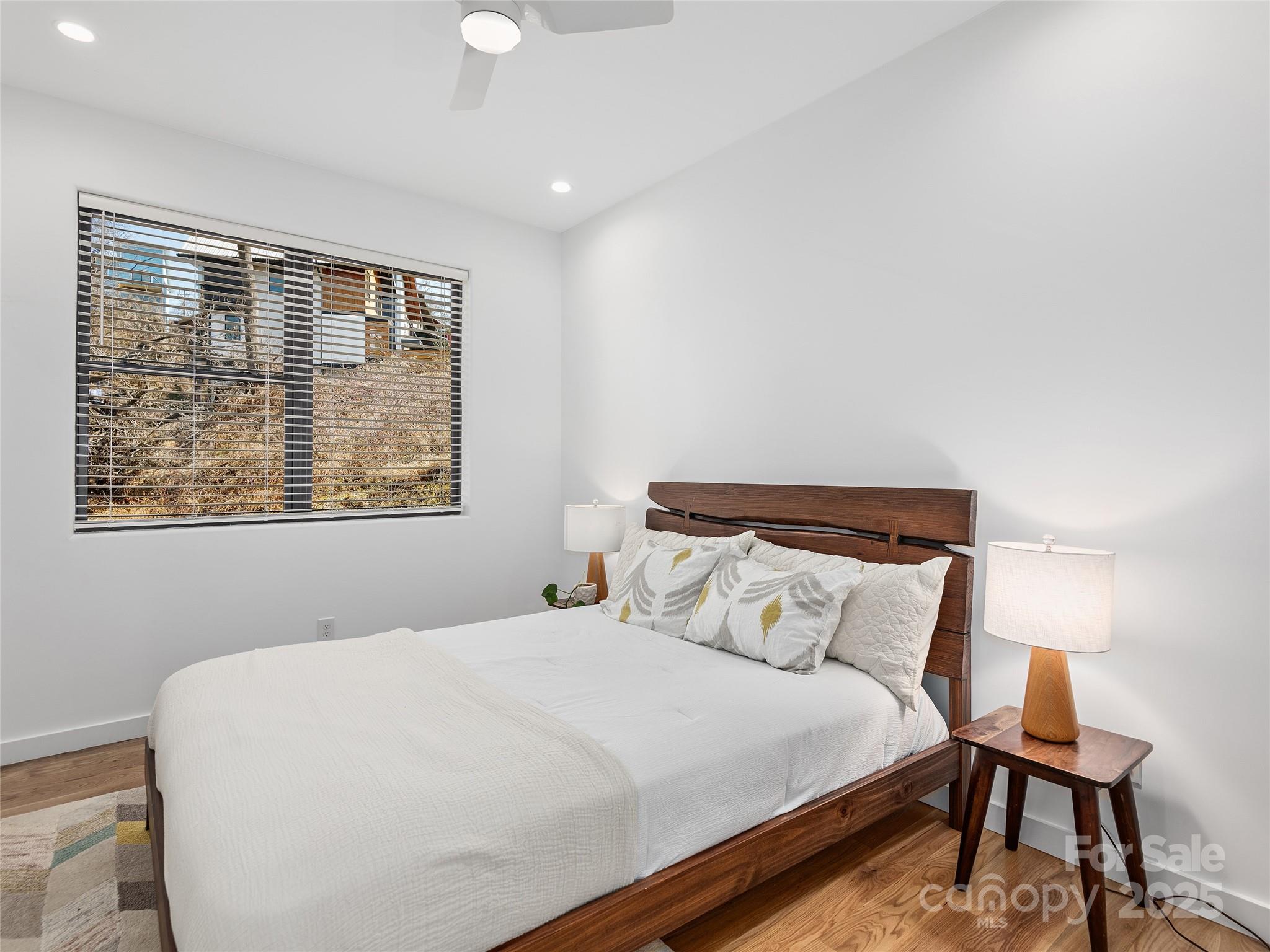 433 W Haywood Street Property Photo 15