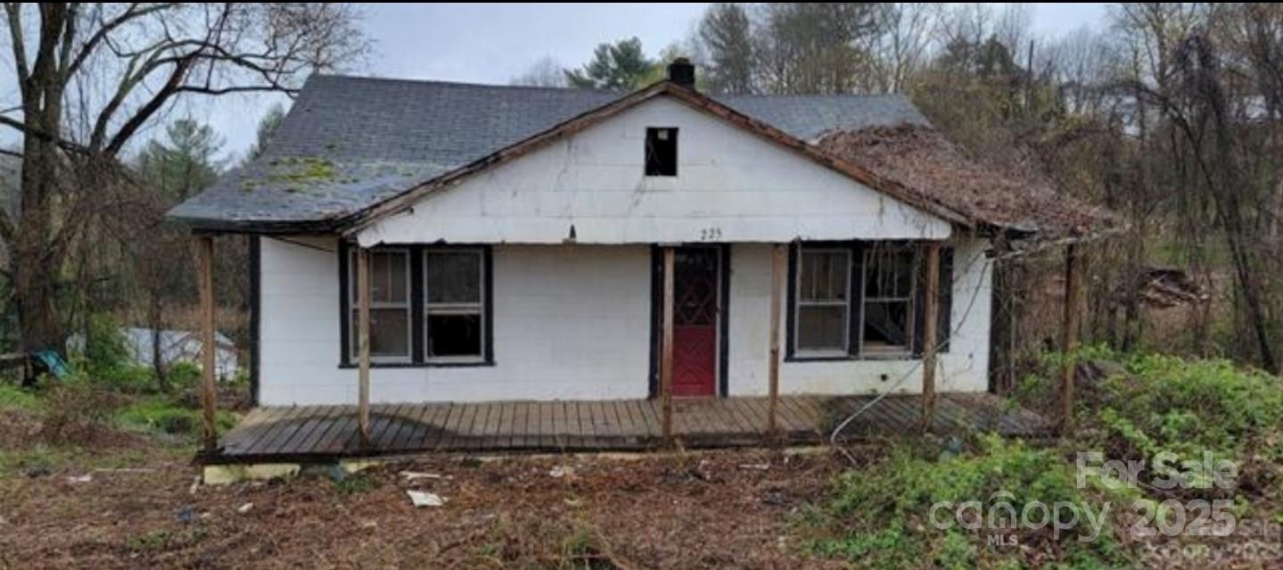 225 N Fairview Drive Property Photo