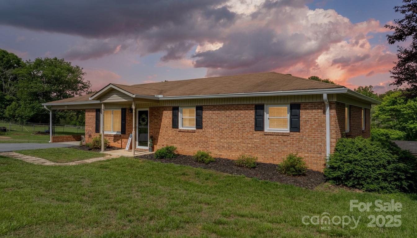 2609 Raintree Street Property Photo 1