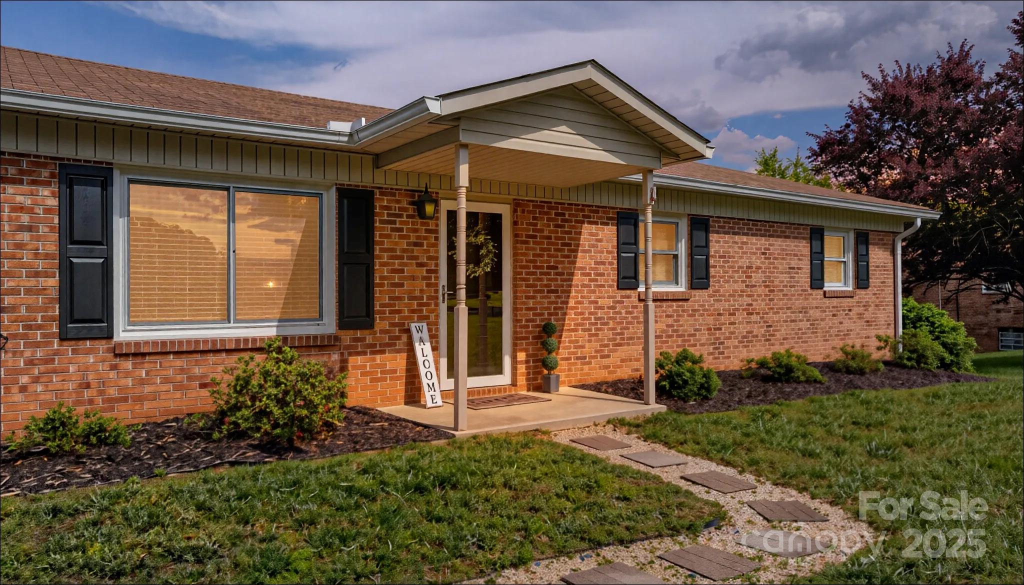 2609 Raintree Street Property Photo 2