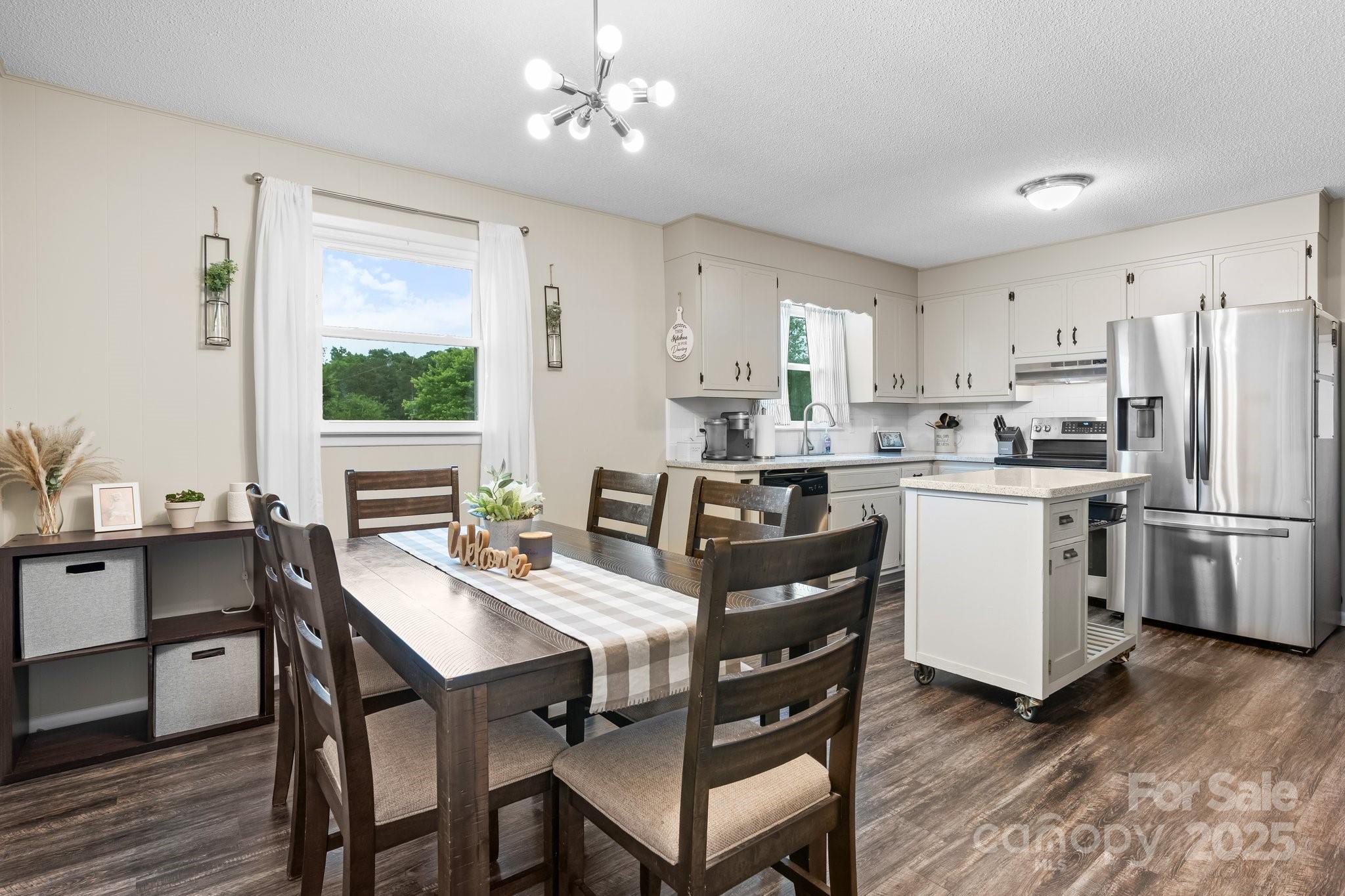 2609 Raintree Street Property Photo 3