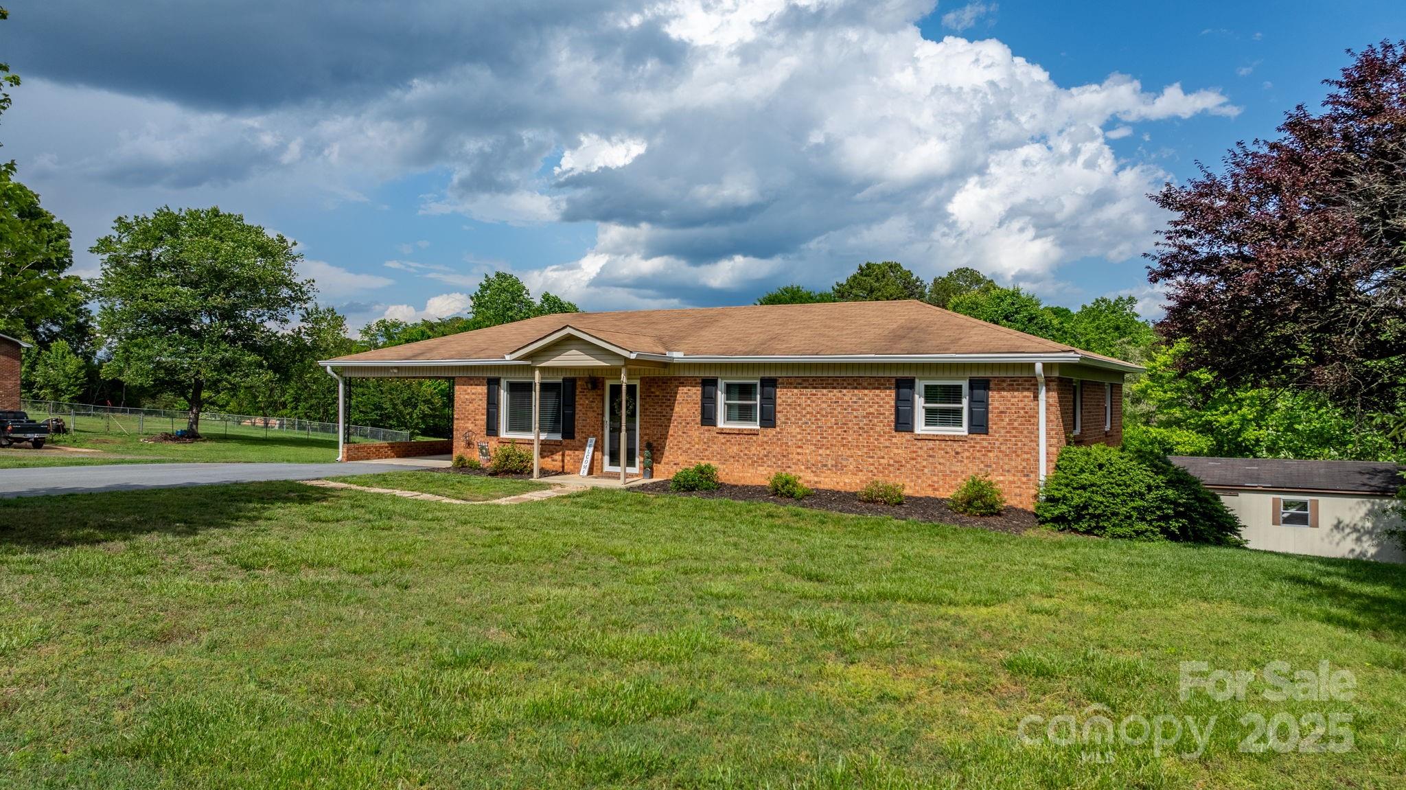 2609 Raintree Street Property Photo 6