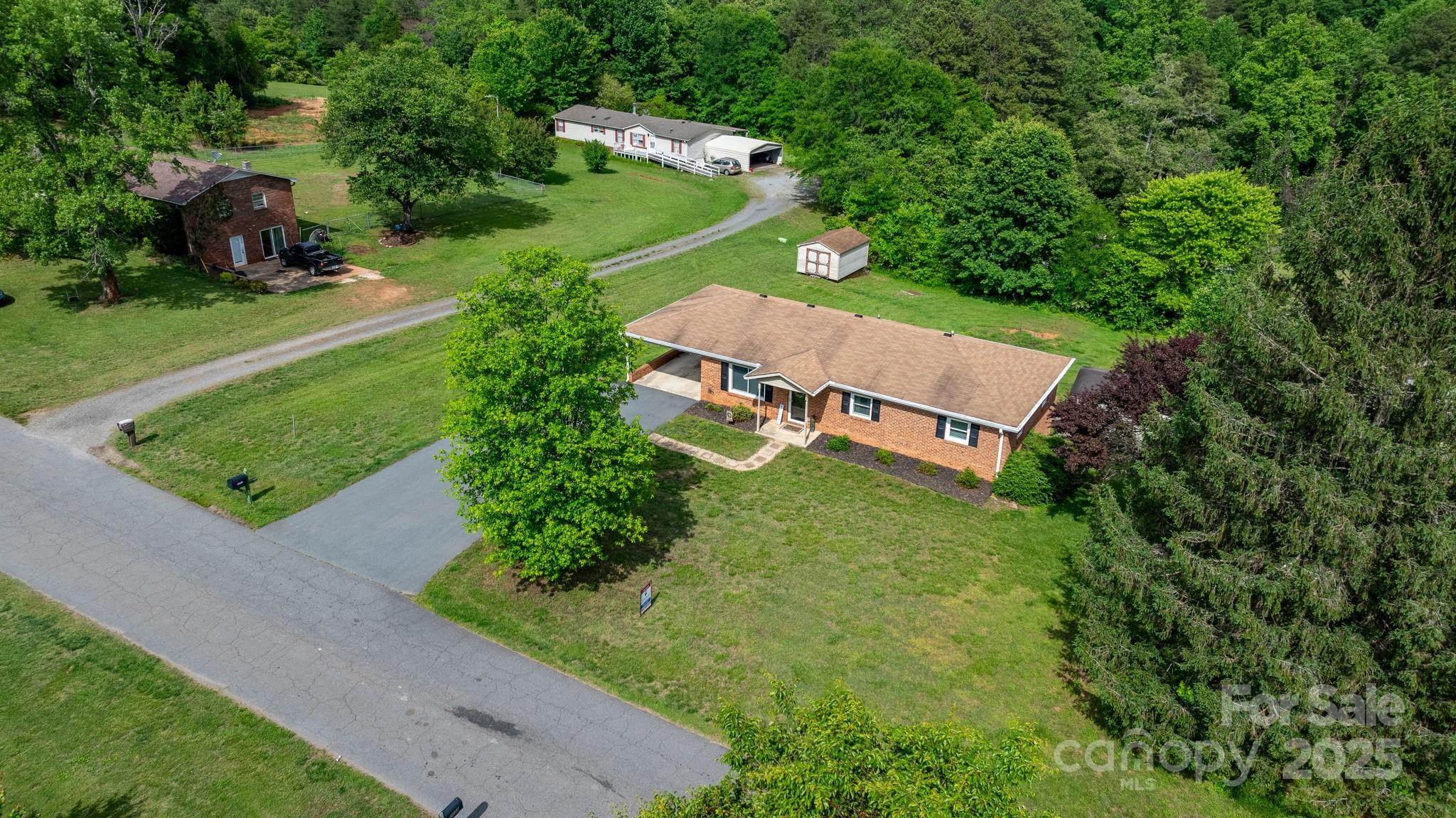 2609 Raintree Street Property Photo 7