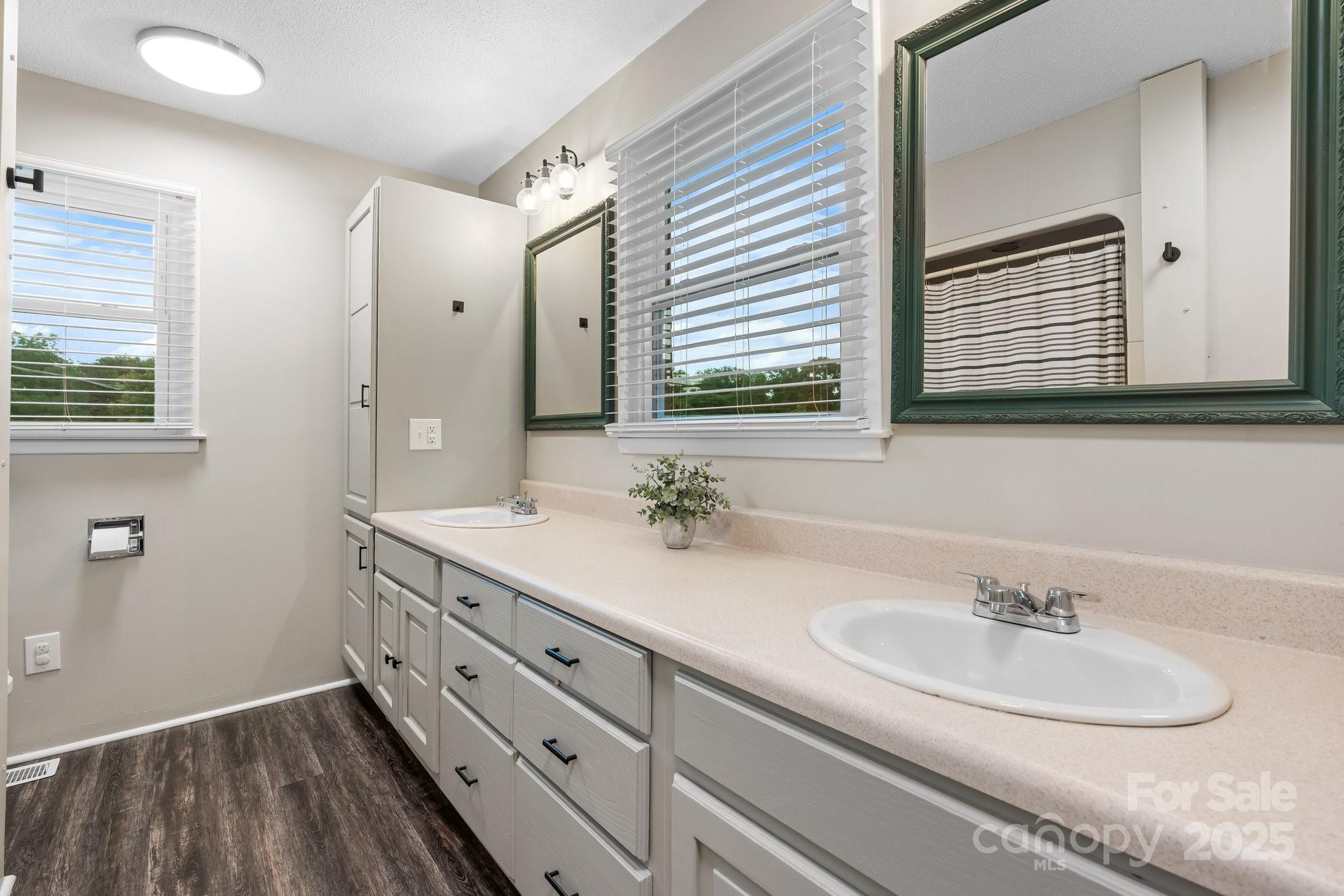 2609 Raintree Street Property Photo 15