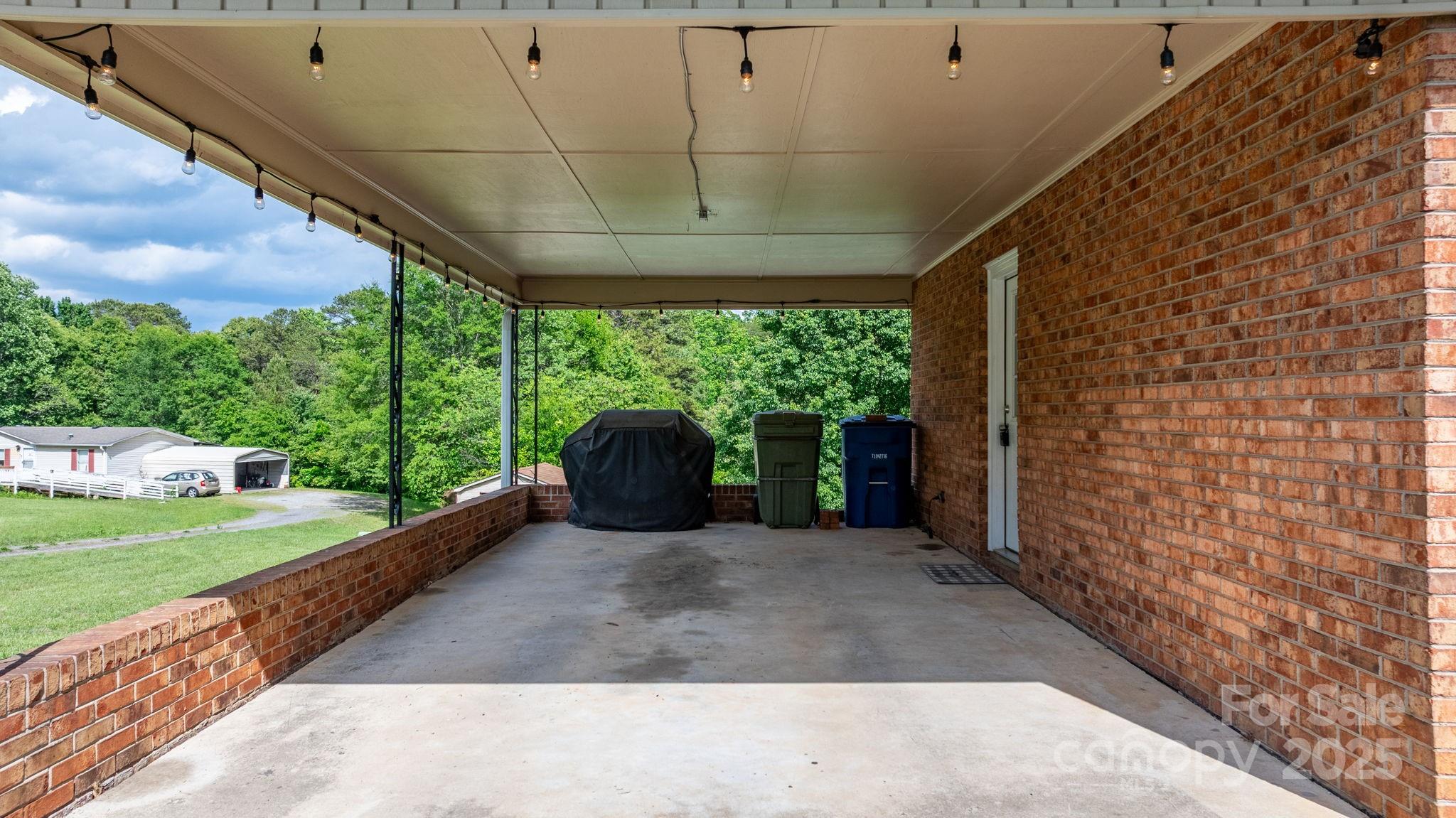 2609 Raintree Street Property Photo 20