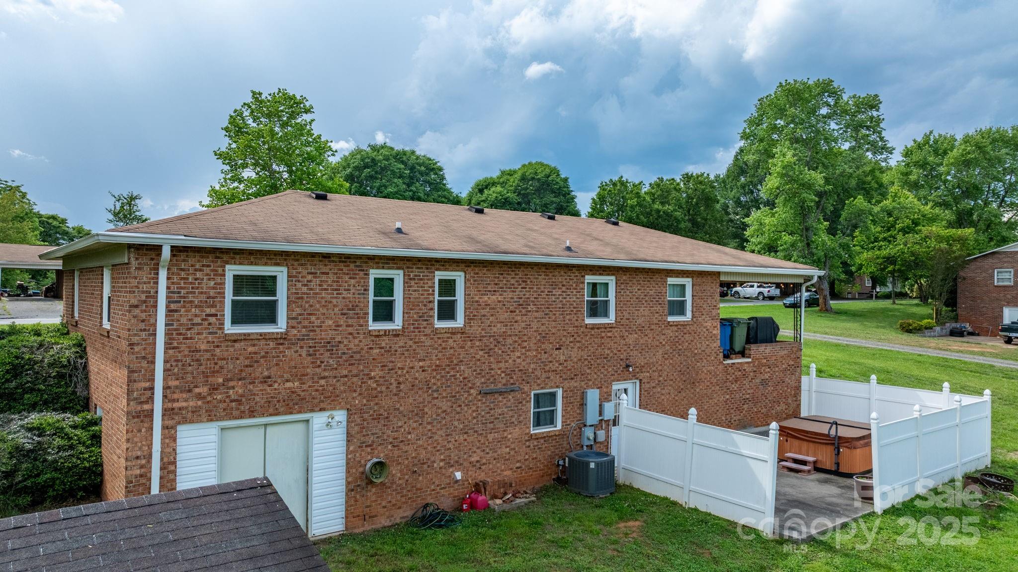 2609 Raintree Street Property Photo 23