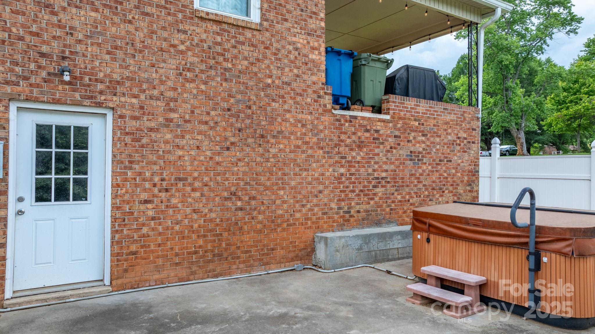 2609 Raintree Street Property Photo 24