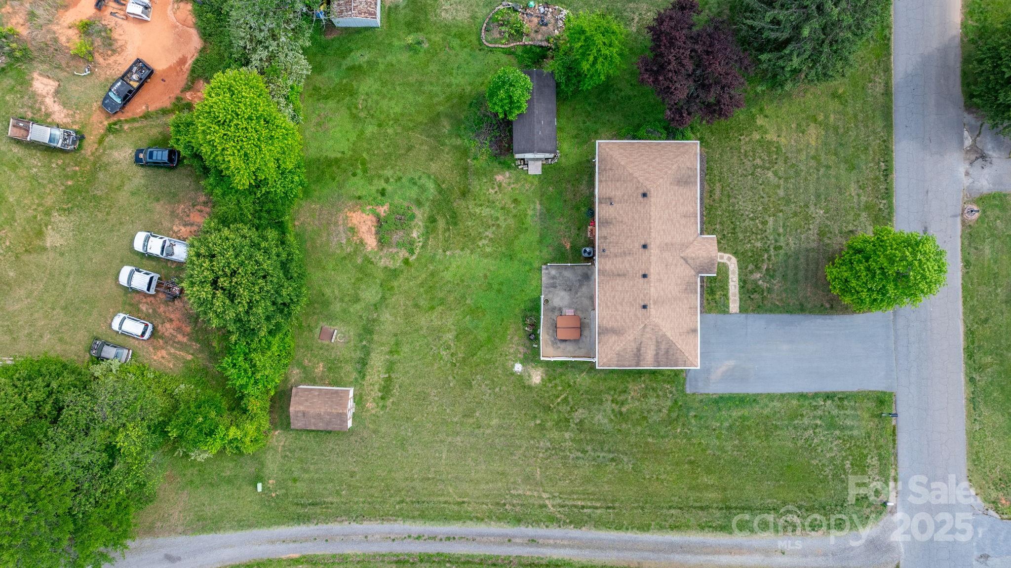 2609 Raintree Street Property Photo 28