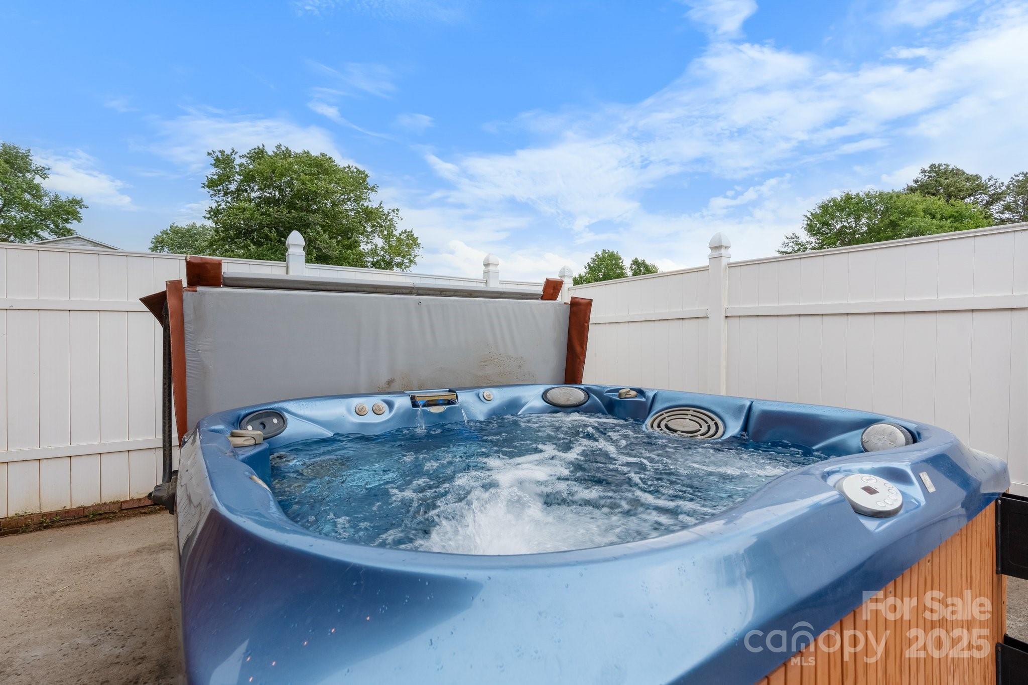 2609 Raintree Street Property Photo 33