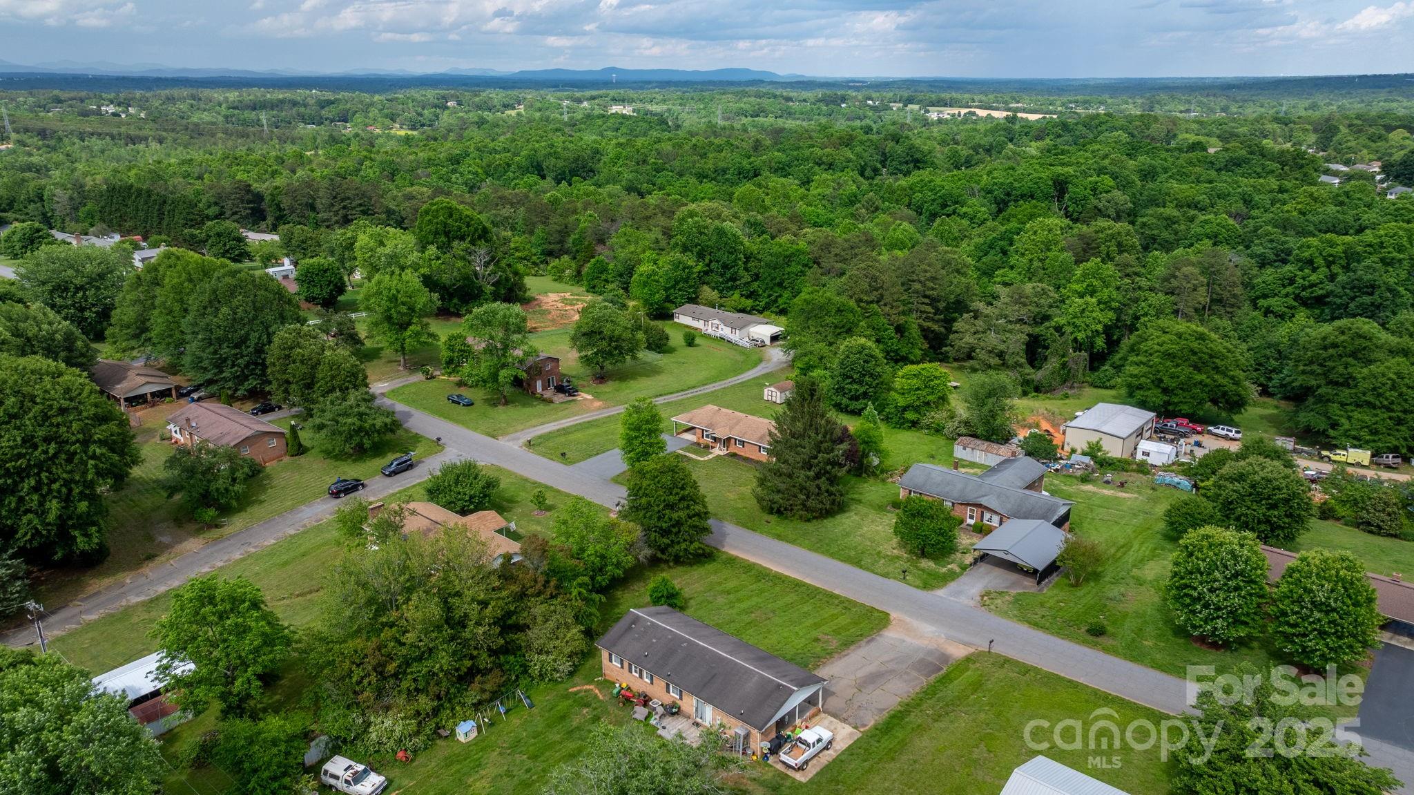 2609 Raintree Street Property Photo 35