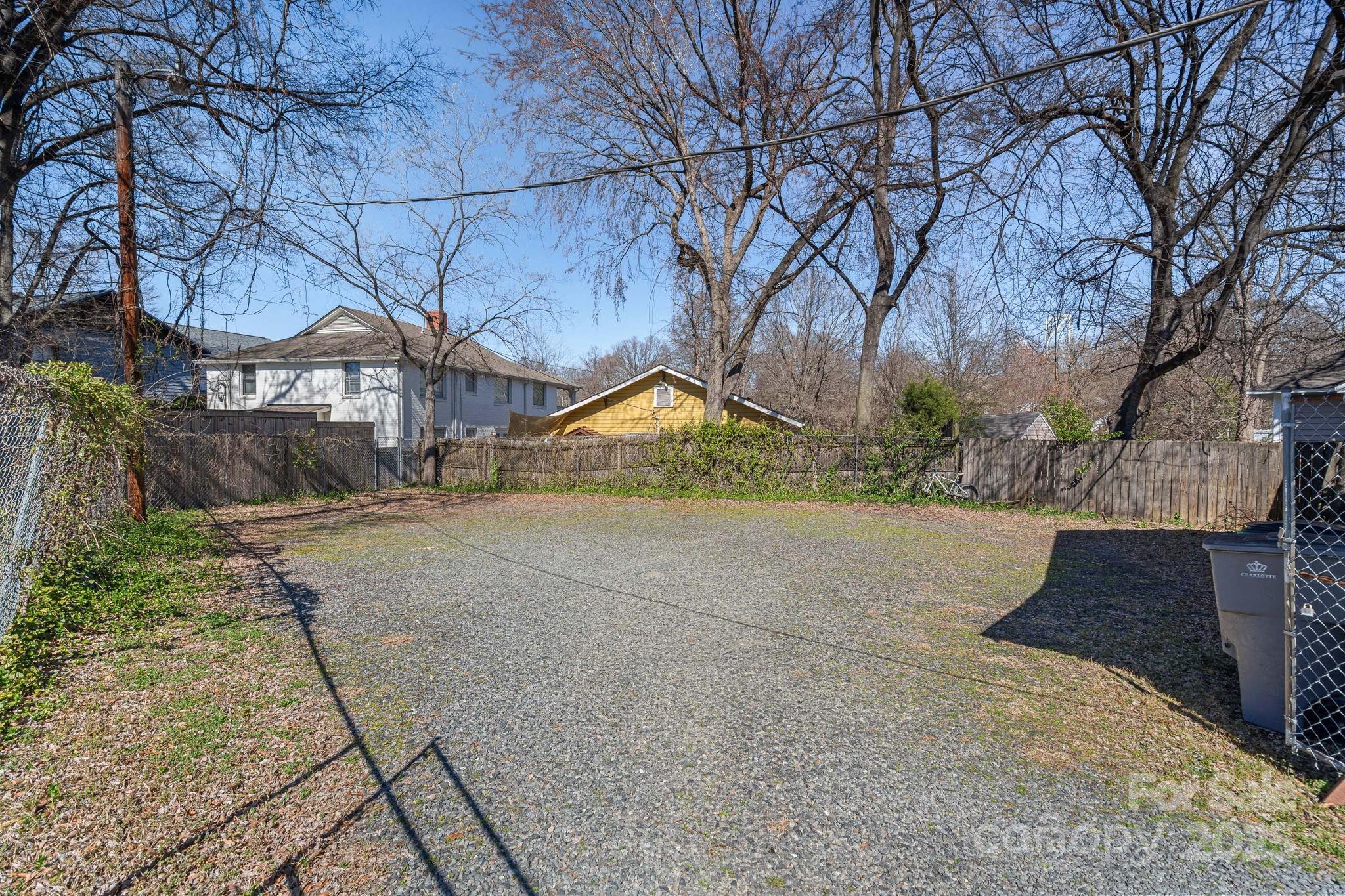 1714 S Tryon Street Property Photo 6