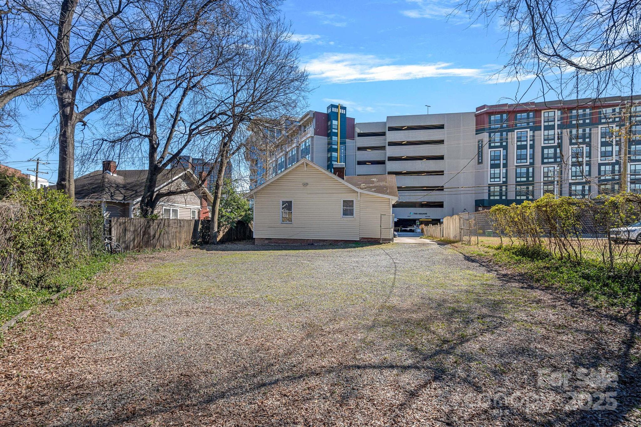 1714 S Tryon Street Property Photo 7