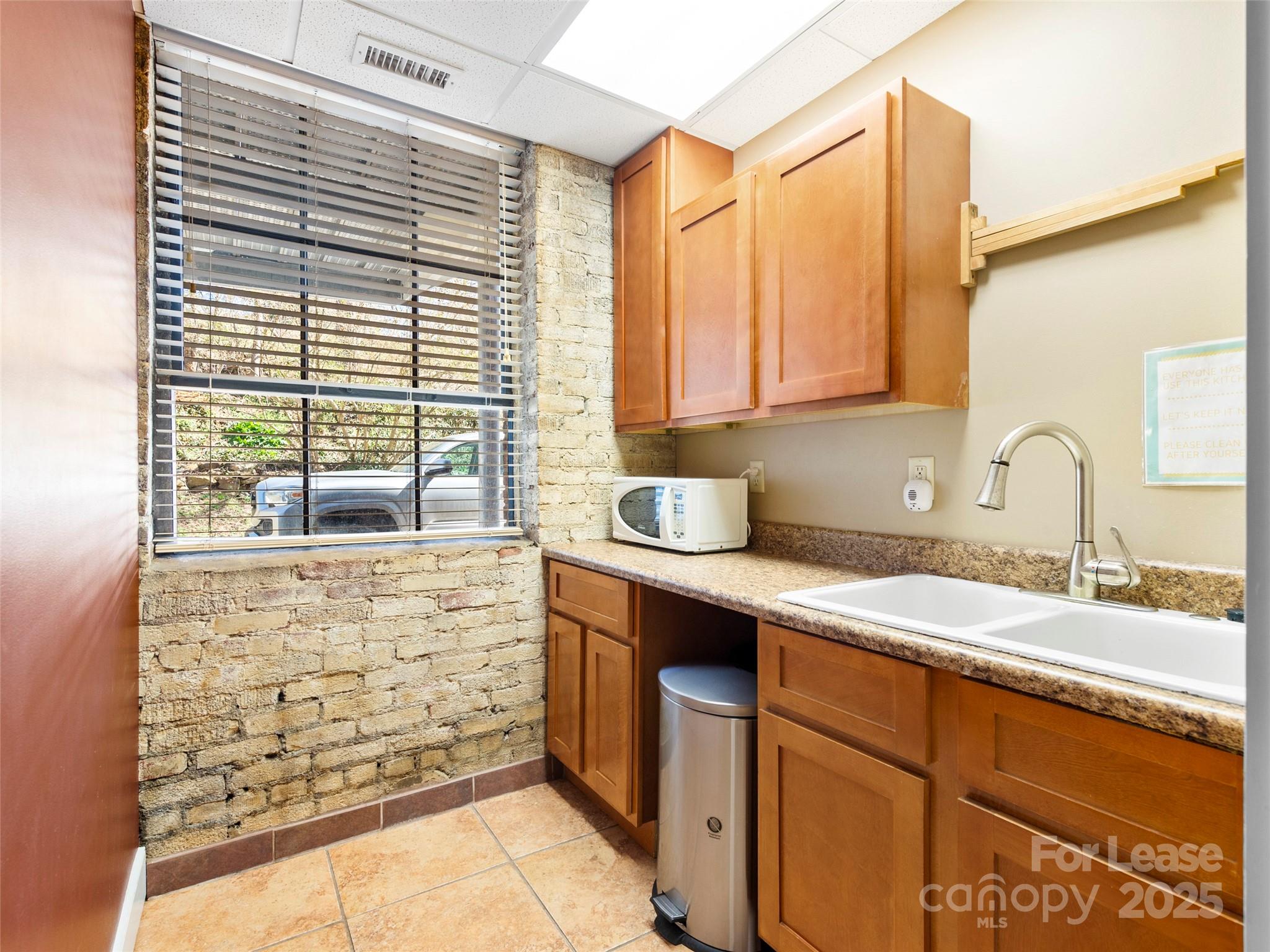 8 Magnolia Avenue Property Photo 11