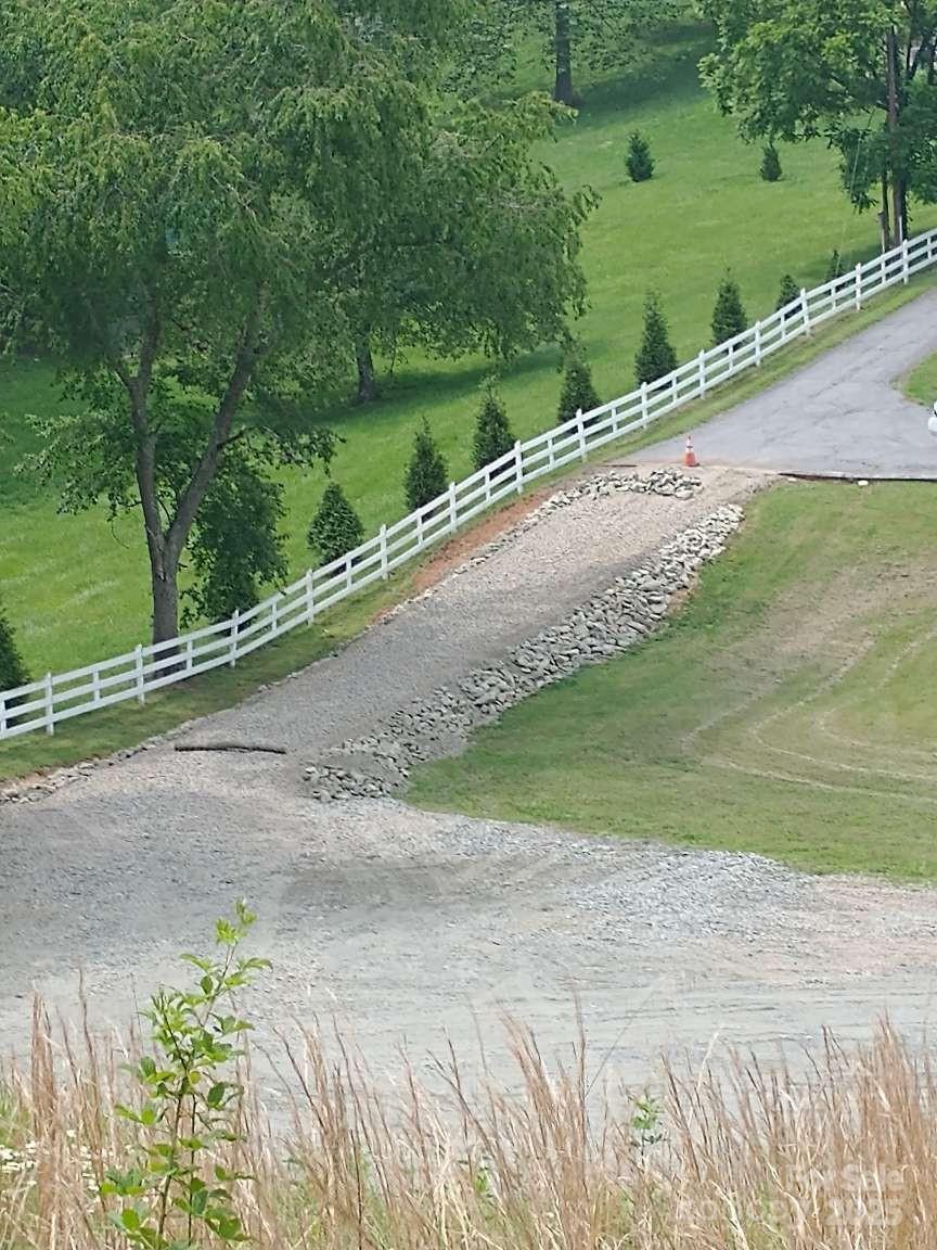 223 Deer Path Lane Property Photo 7