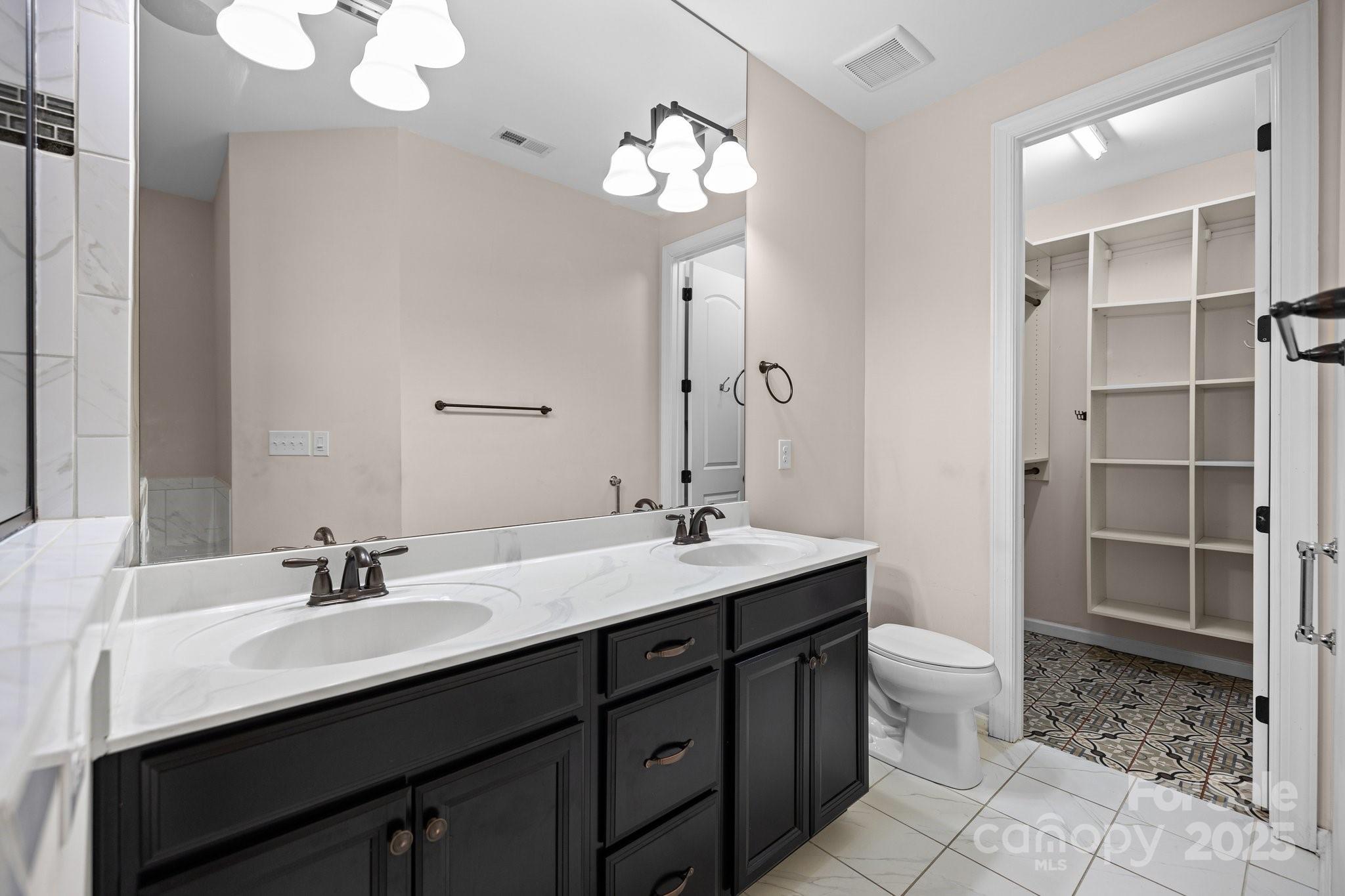 1114 Roderick Drive Property Photo 11