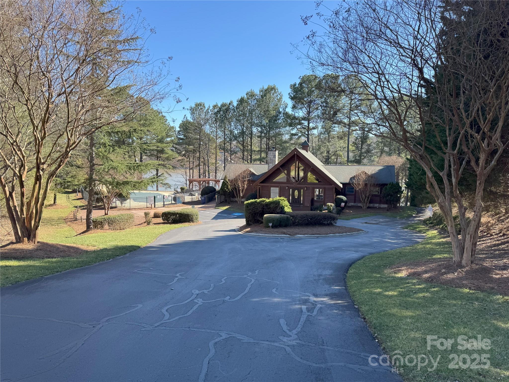 5582 Bridgewater Drive Property Photo 8