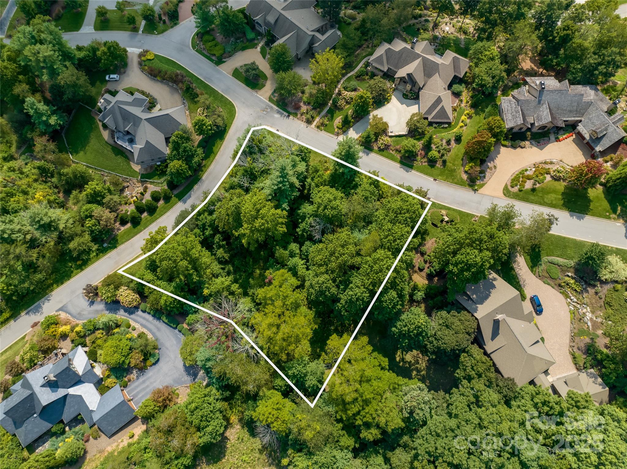 27 Summit Tower Circle Property Photo 1