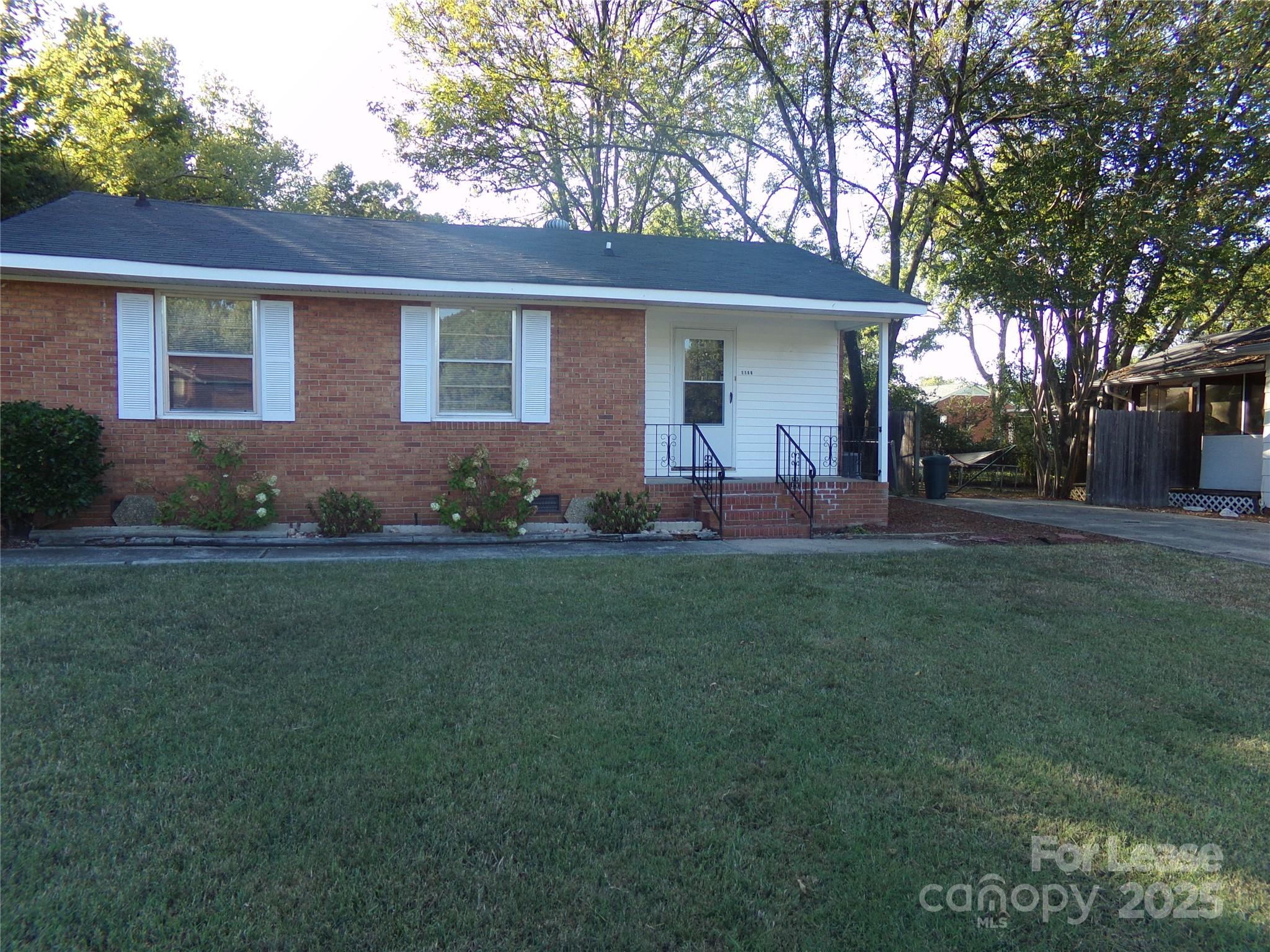 1108 Lakeview Drive Property Photo