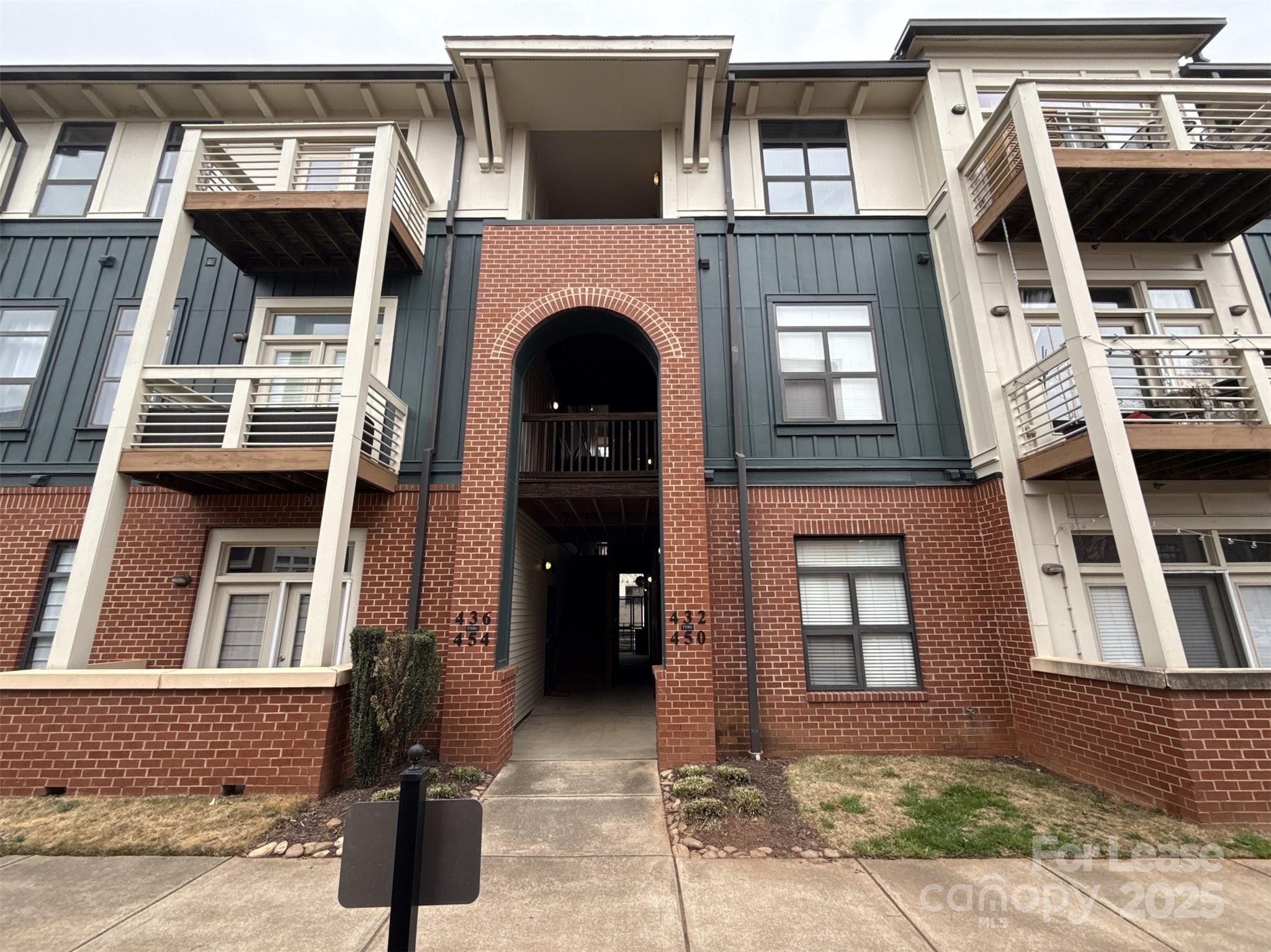 442 New Bern Station Court Property Photo