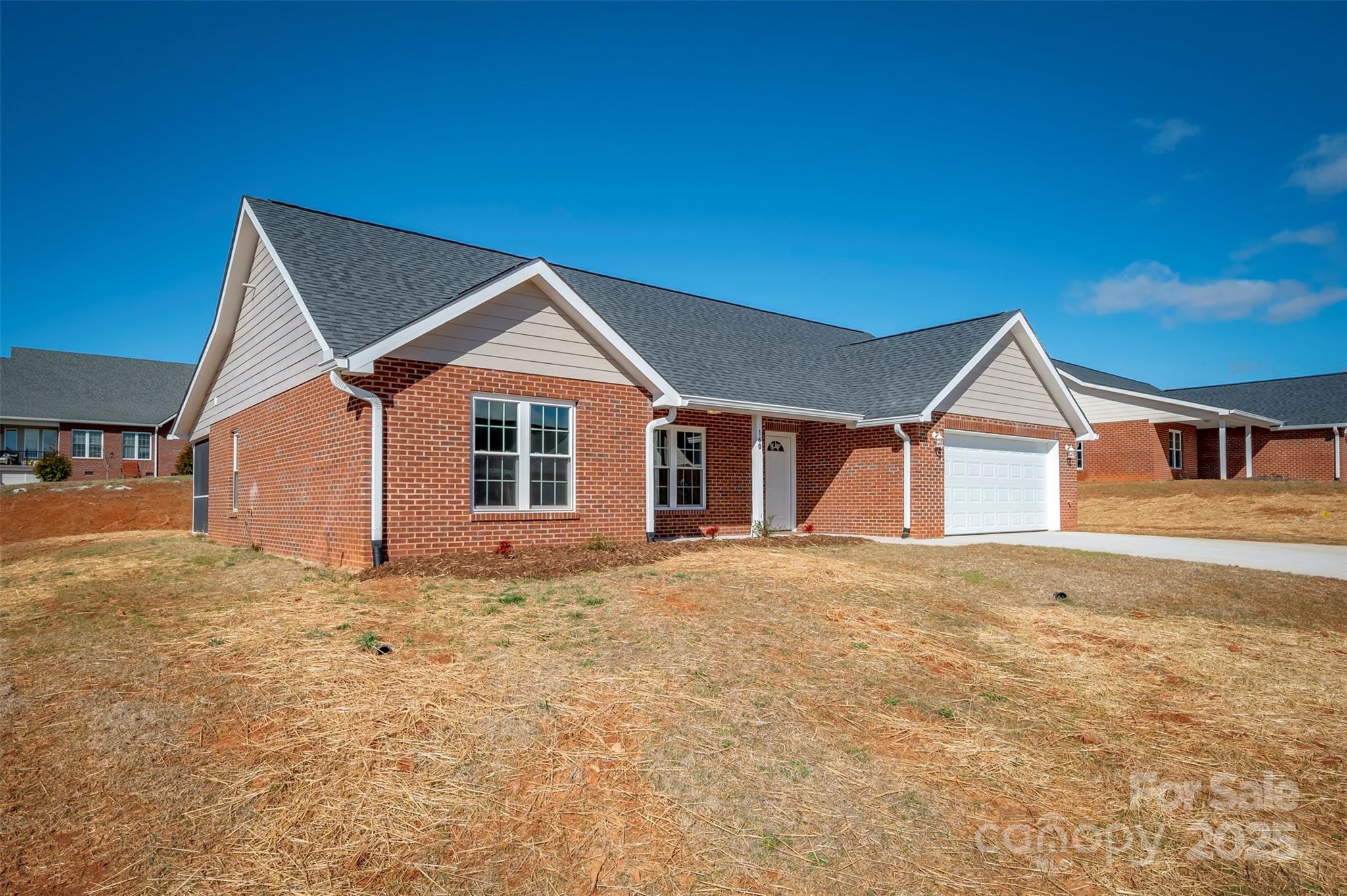 160 Central Park Circle Property Photo 2