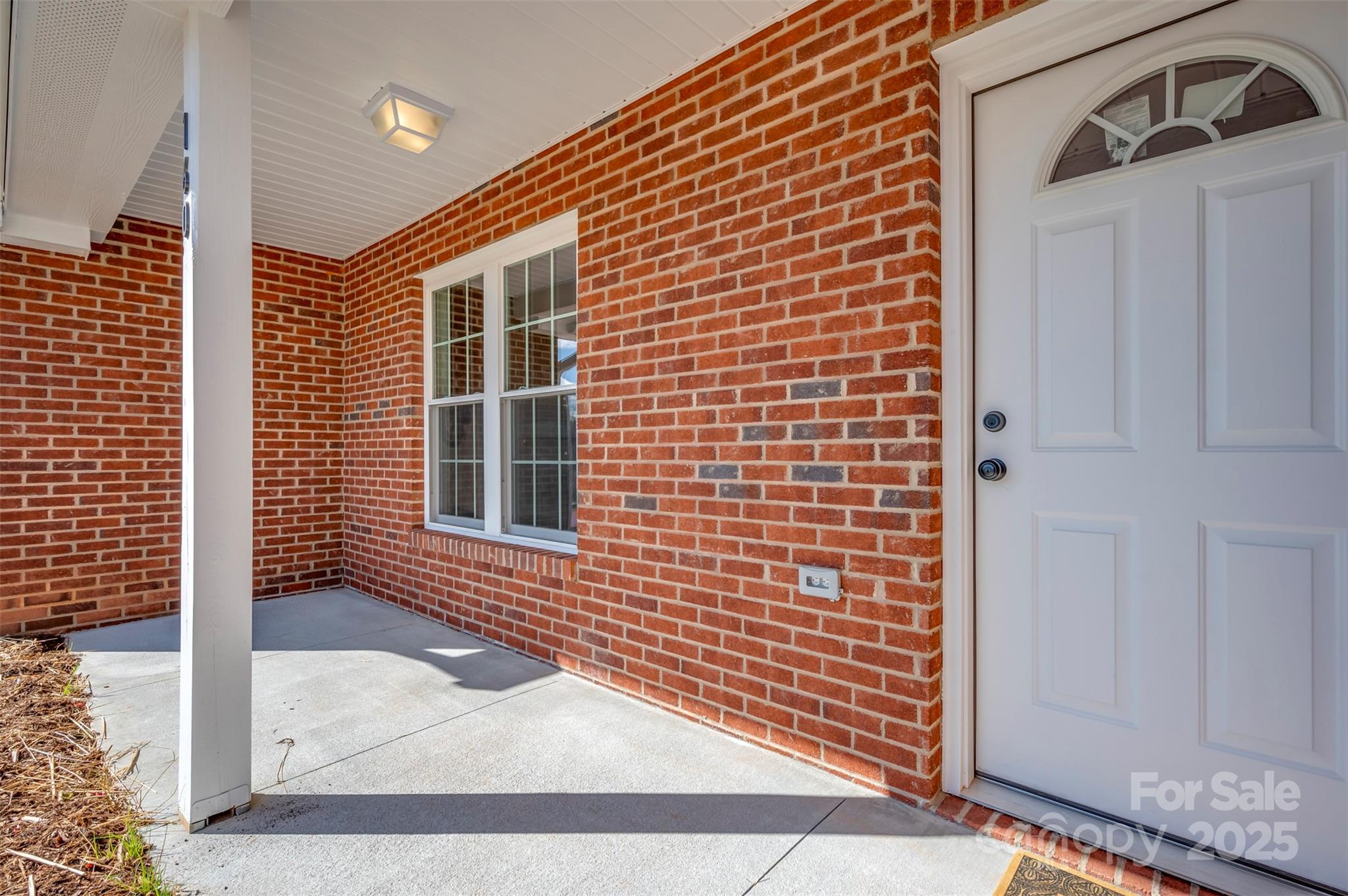 160 Central Park Circle Property Photo 6