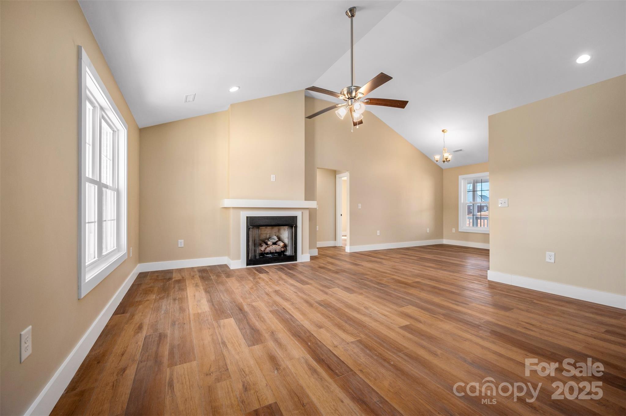 160 Central Park Circle Property Photo 7