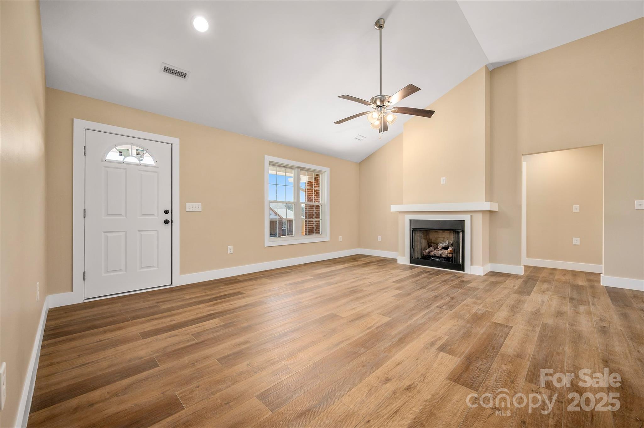 160 Central Park Circle Property Photo 8