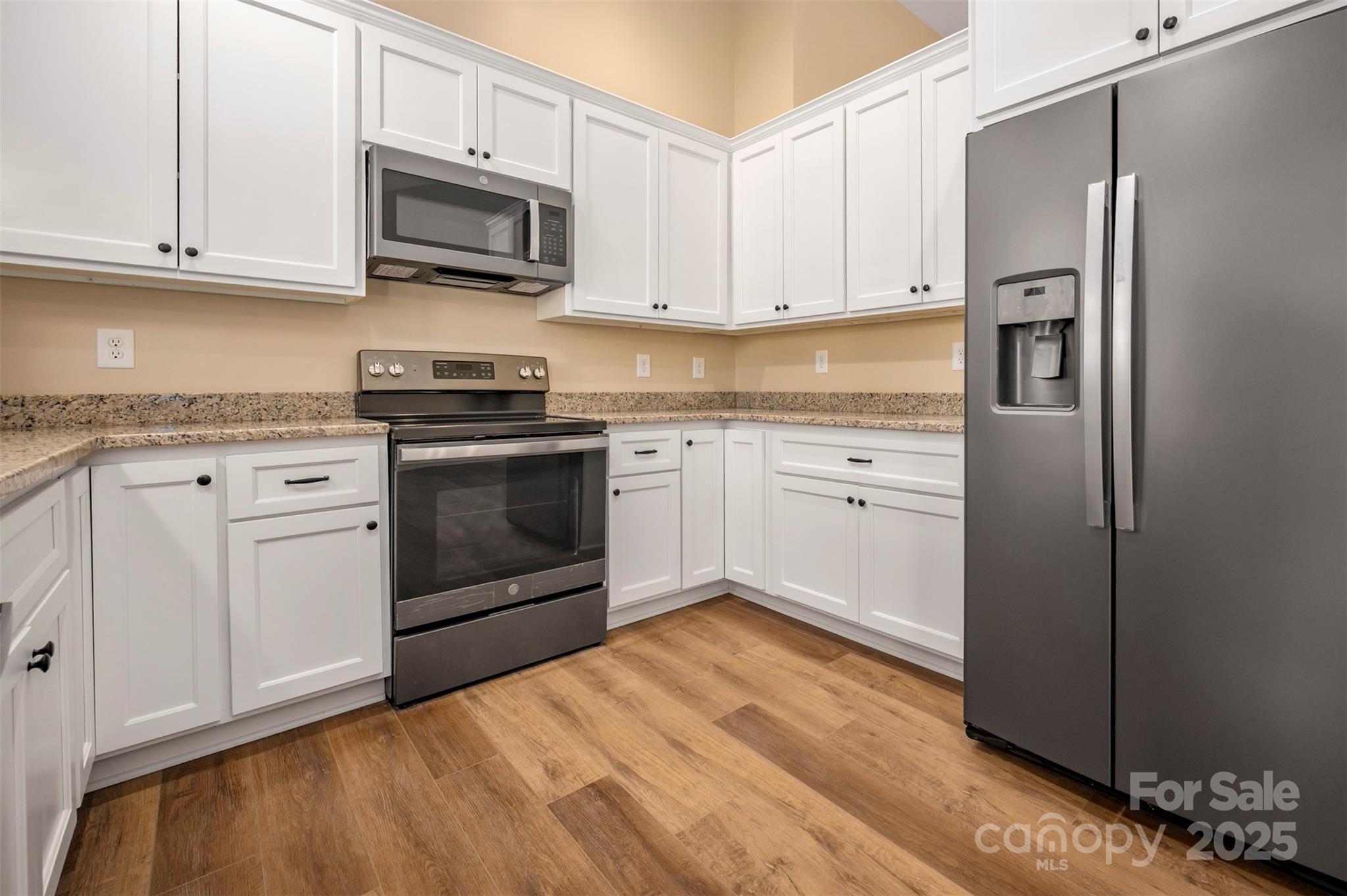 160 Central Park Circle Property Photo 14