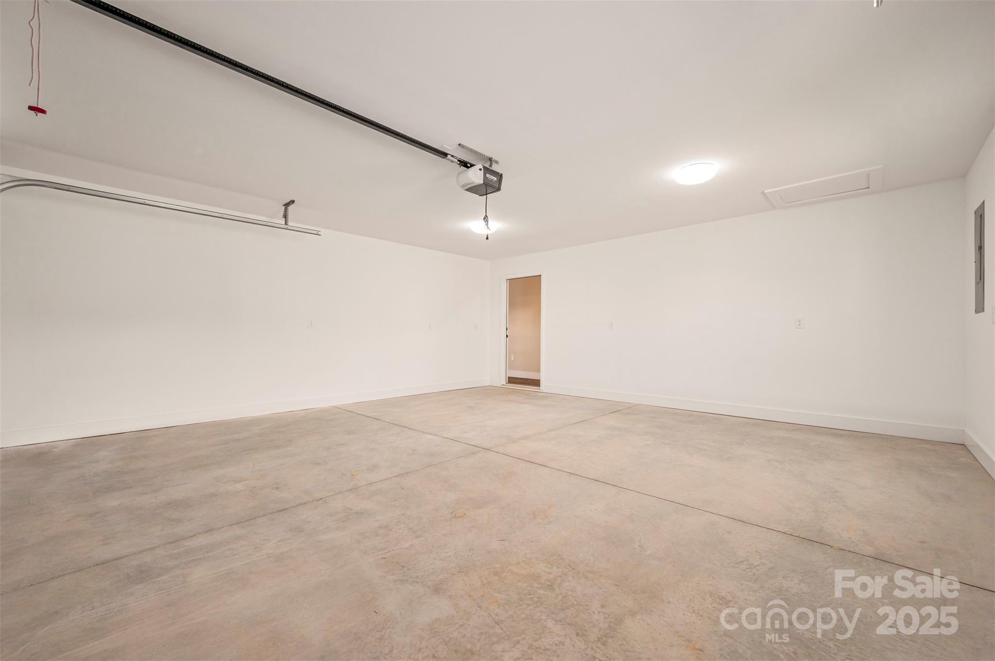 160 Central Park Circle Property Photo 24