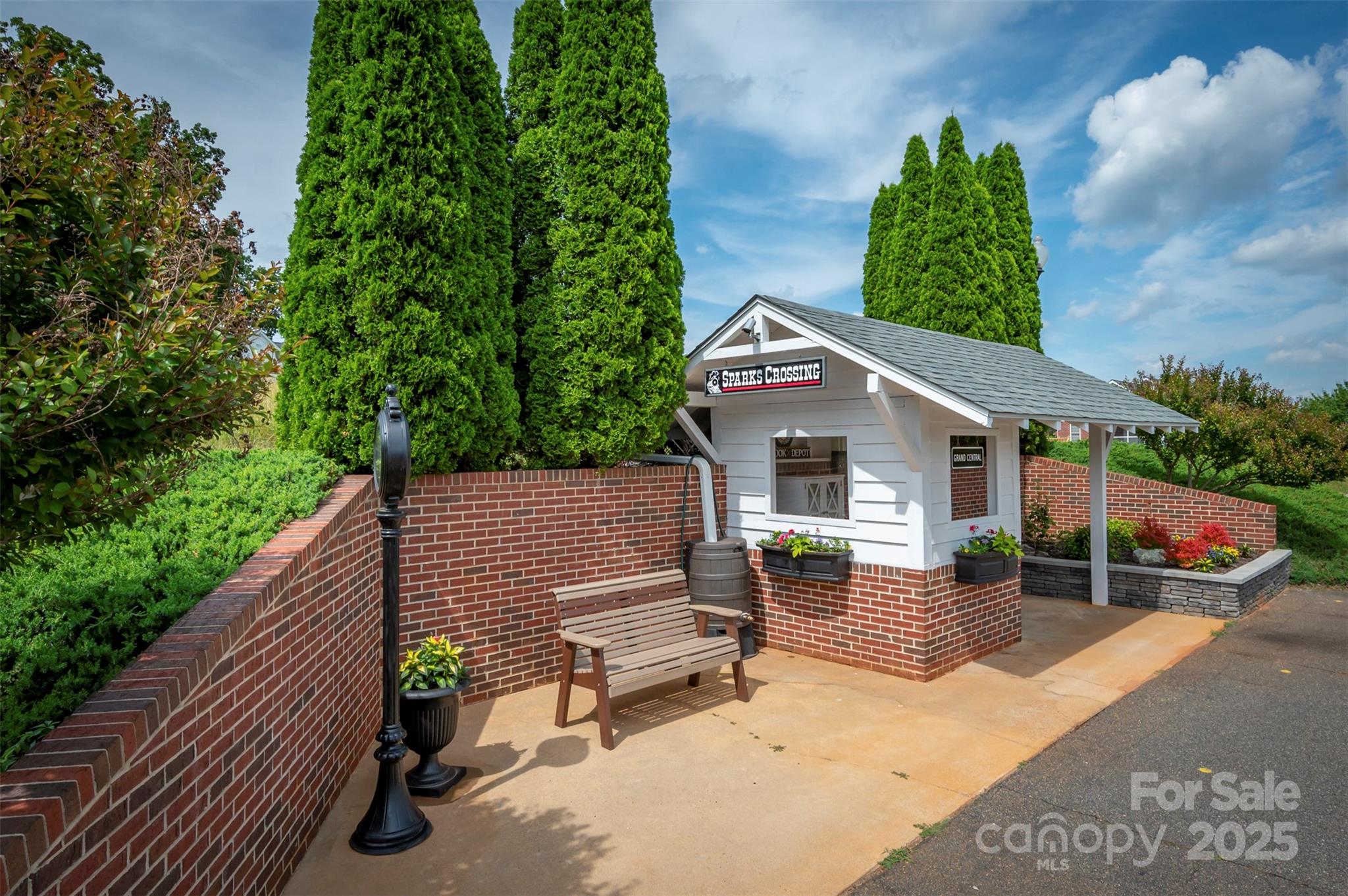 160 Central Park Circle Property Photo 34