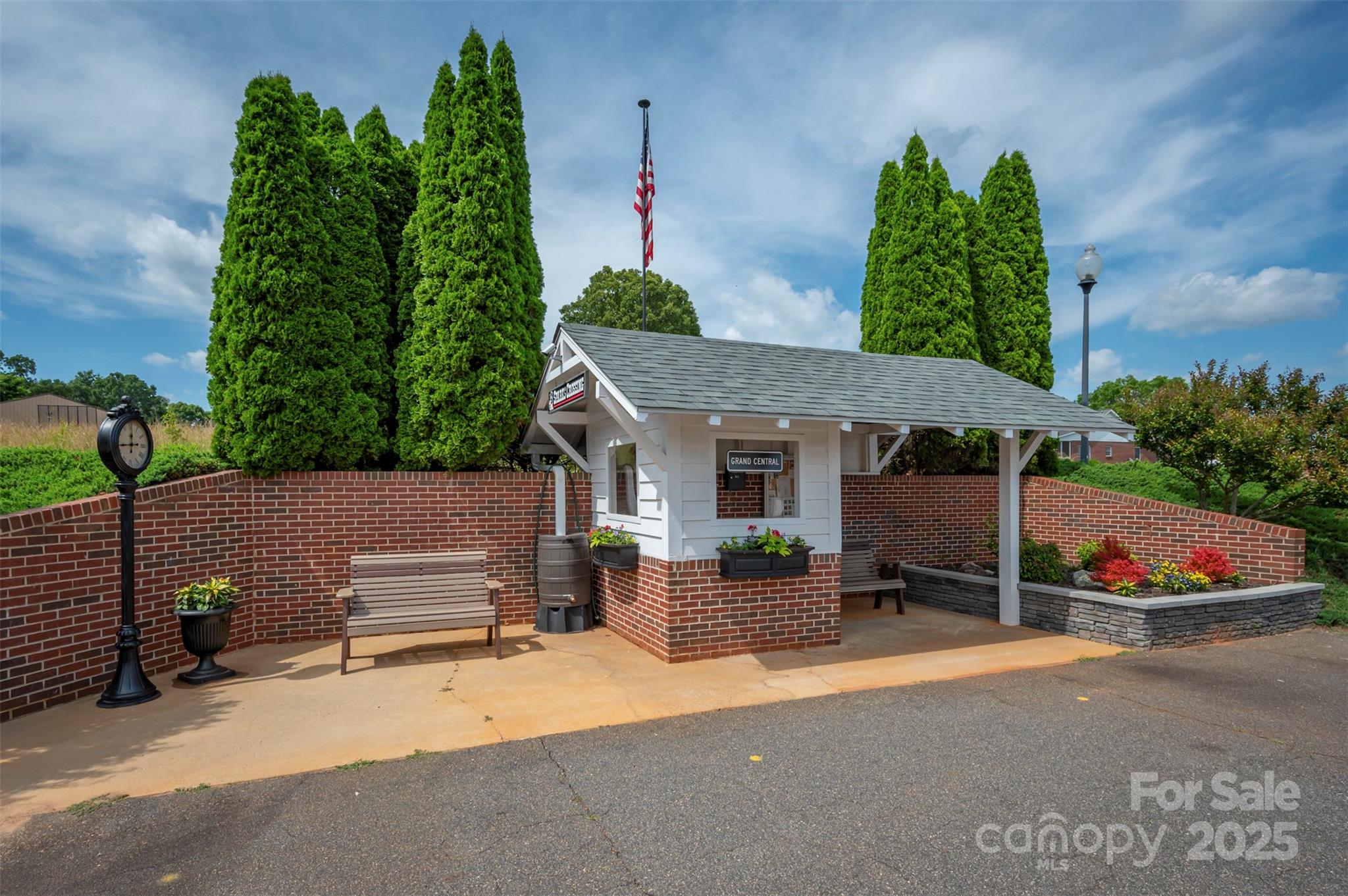 160 Central Park Circle Property Photo 35