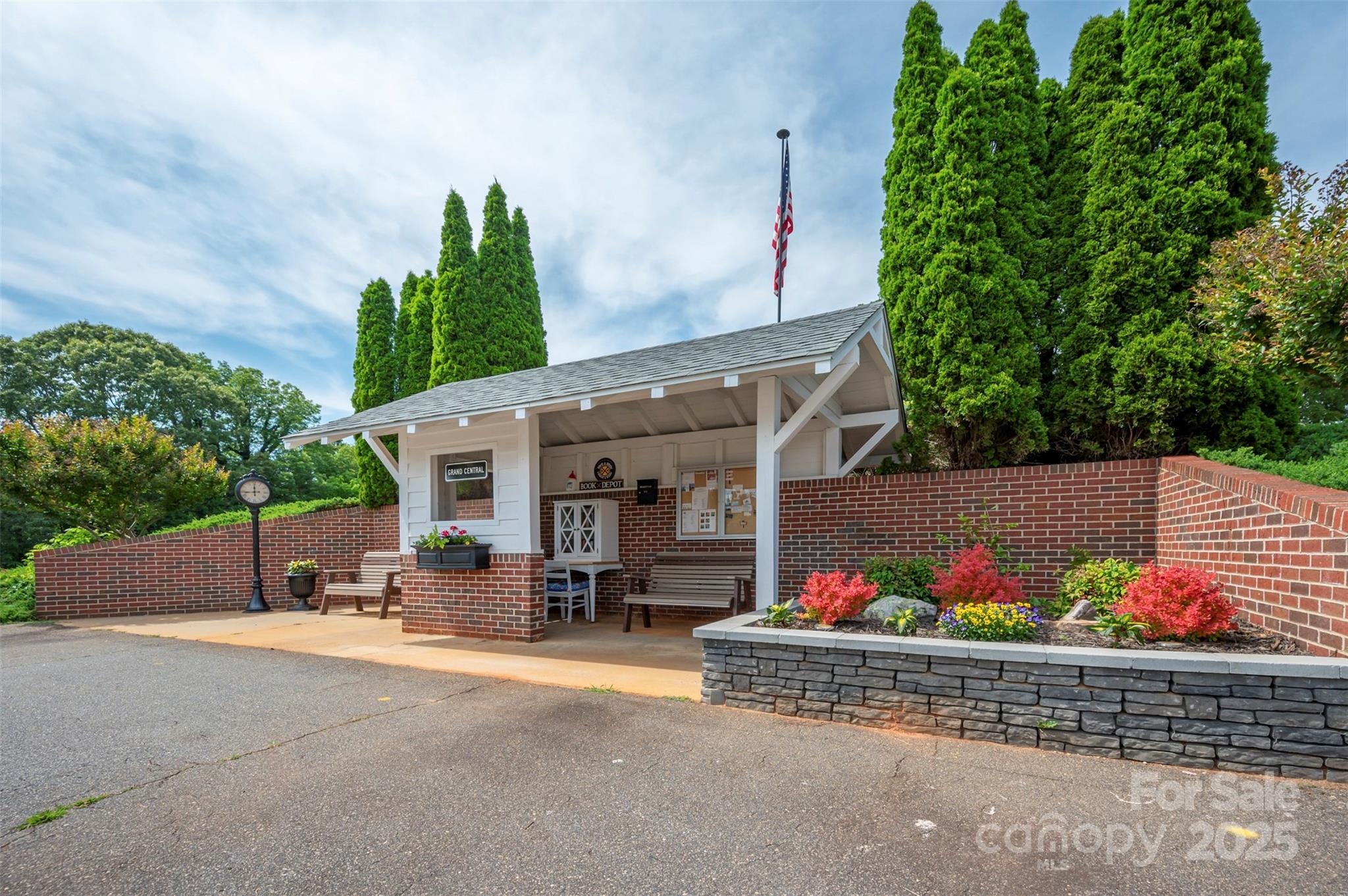 160 Central Park Circle Property Photo 36