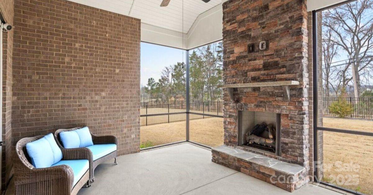 4034 Sagemont Drive Property Photo 22