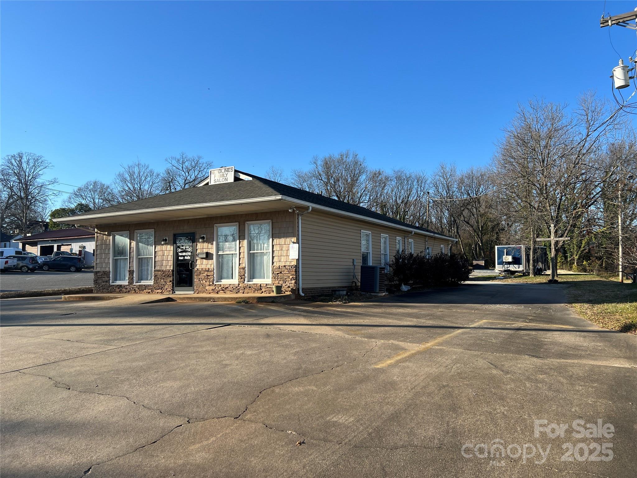 209 E King Street Property Photo 2