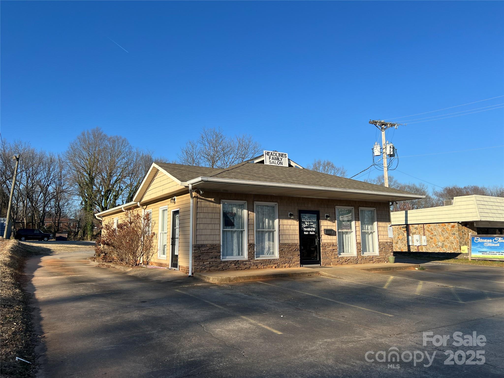 209 E King Street Property Photo 3