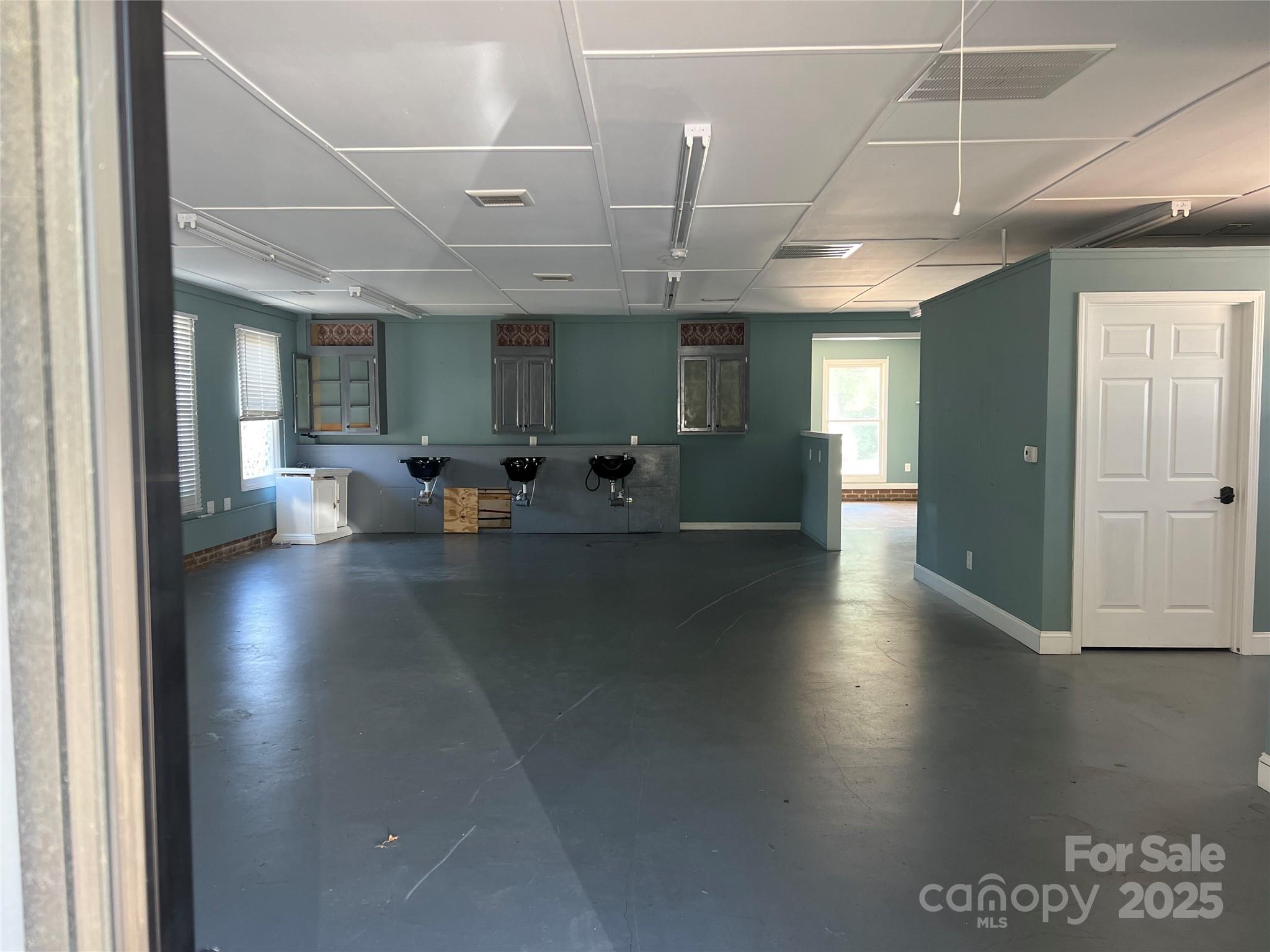 209 E King Street Property Photo 5