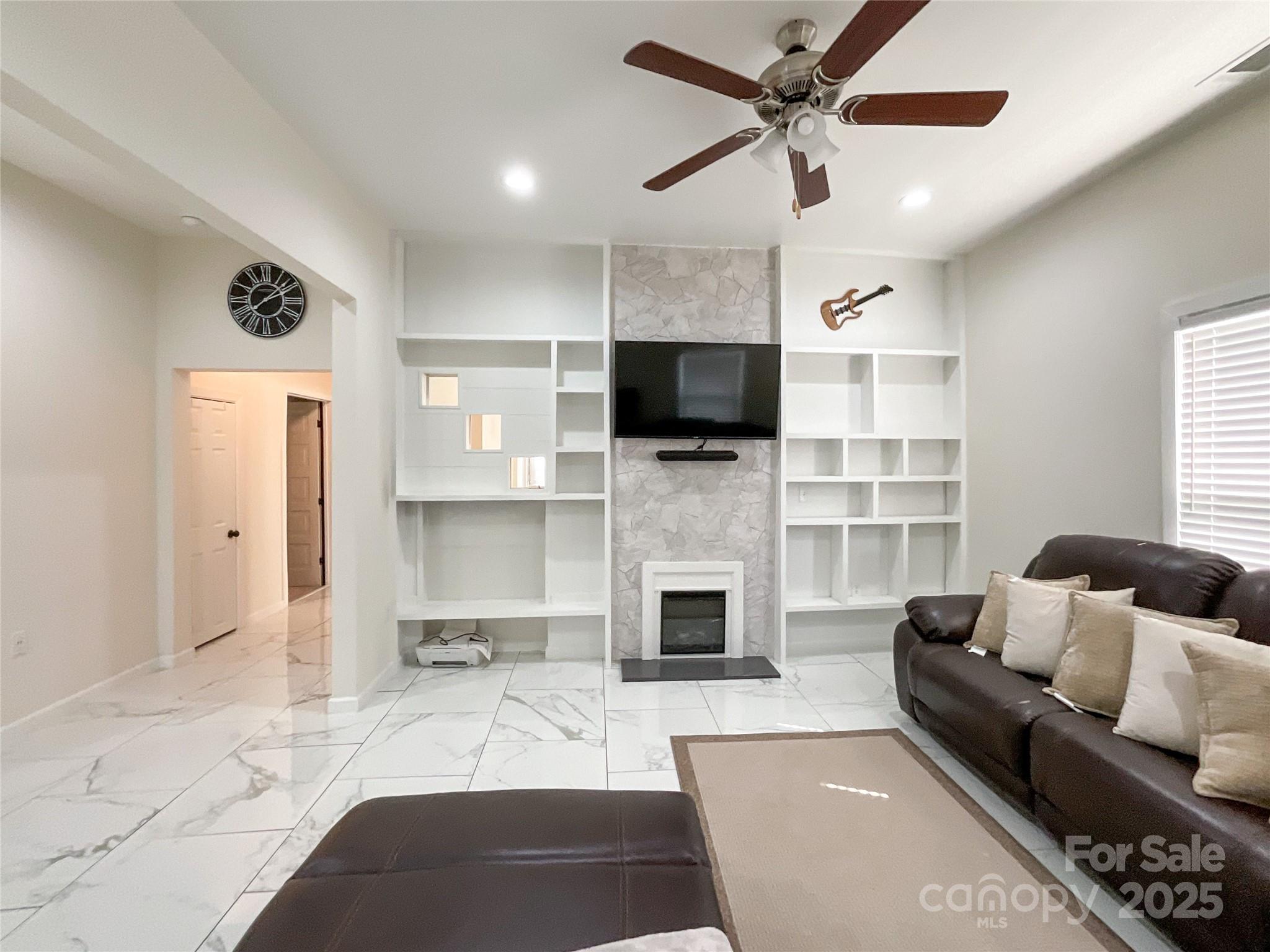 101 Loya Street Property Photo 6
