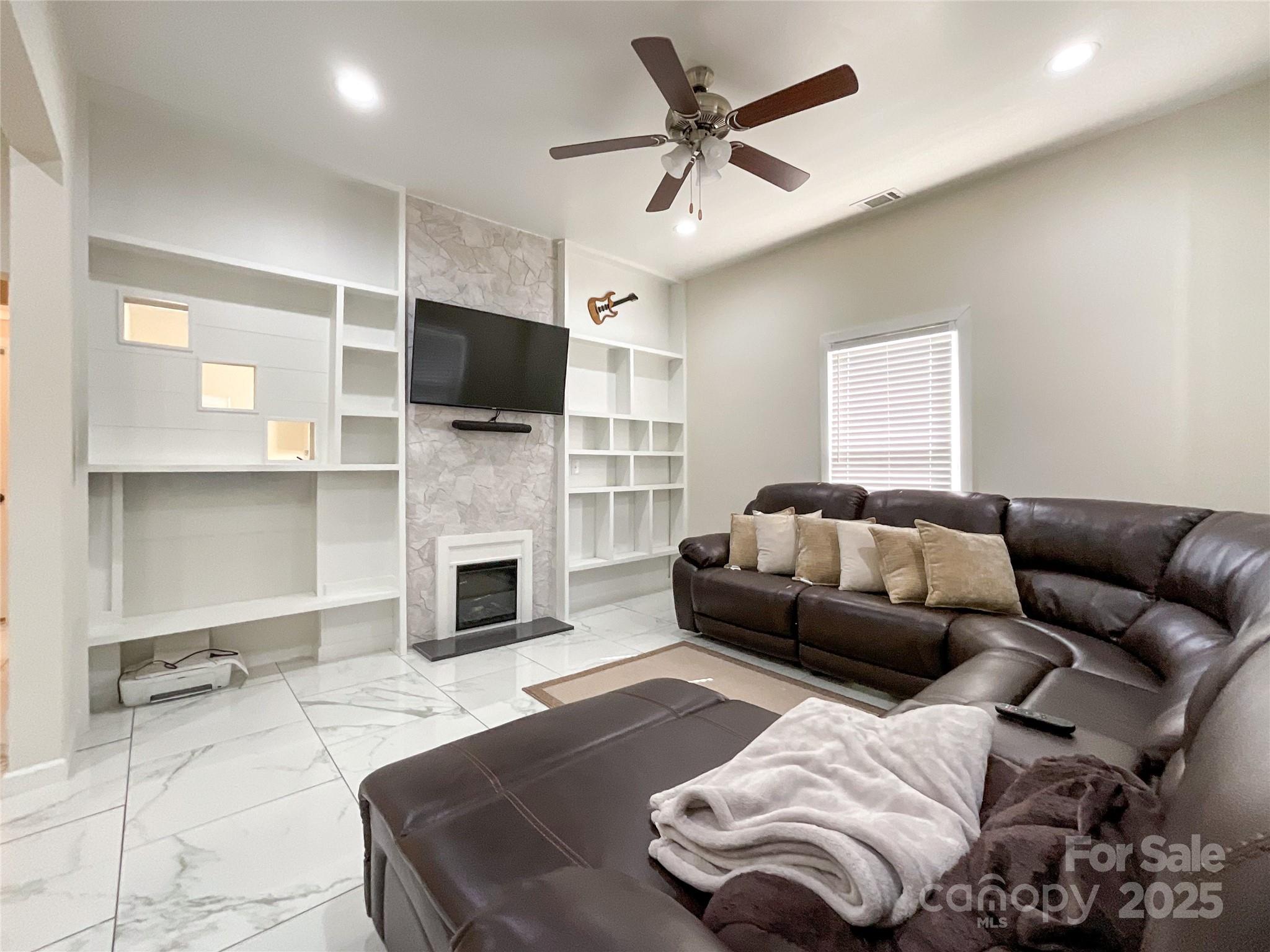 101 Loya Street Property Photo 7