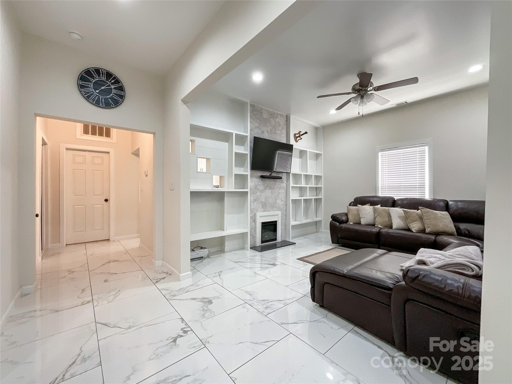 101 Loya Street Property Photo 9