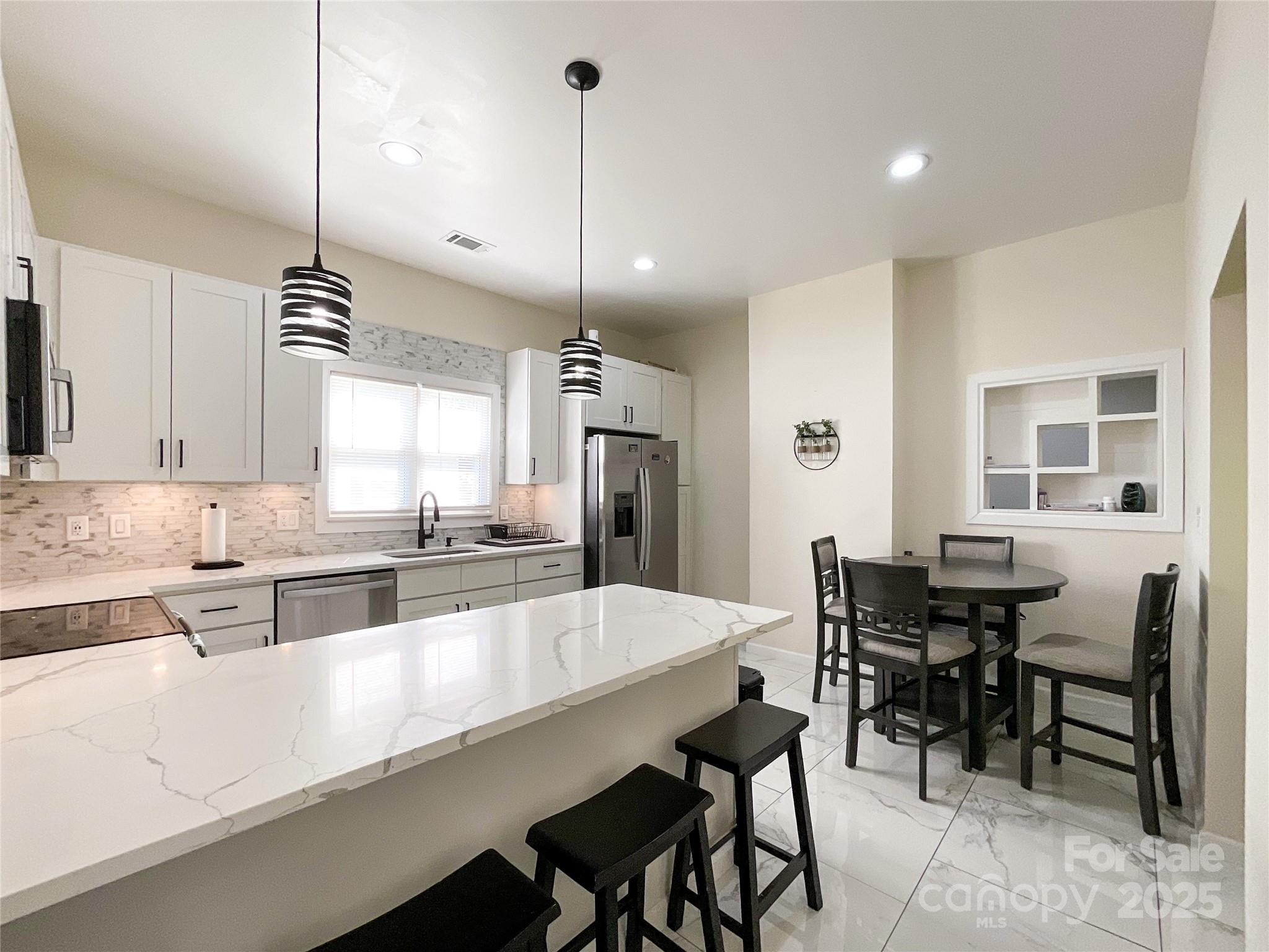 101 Loya Street Property Photo 11