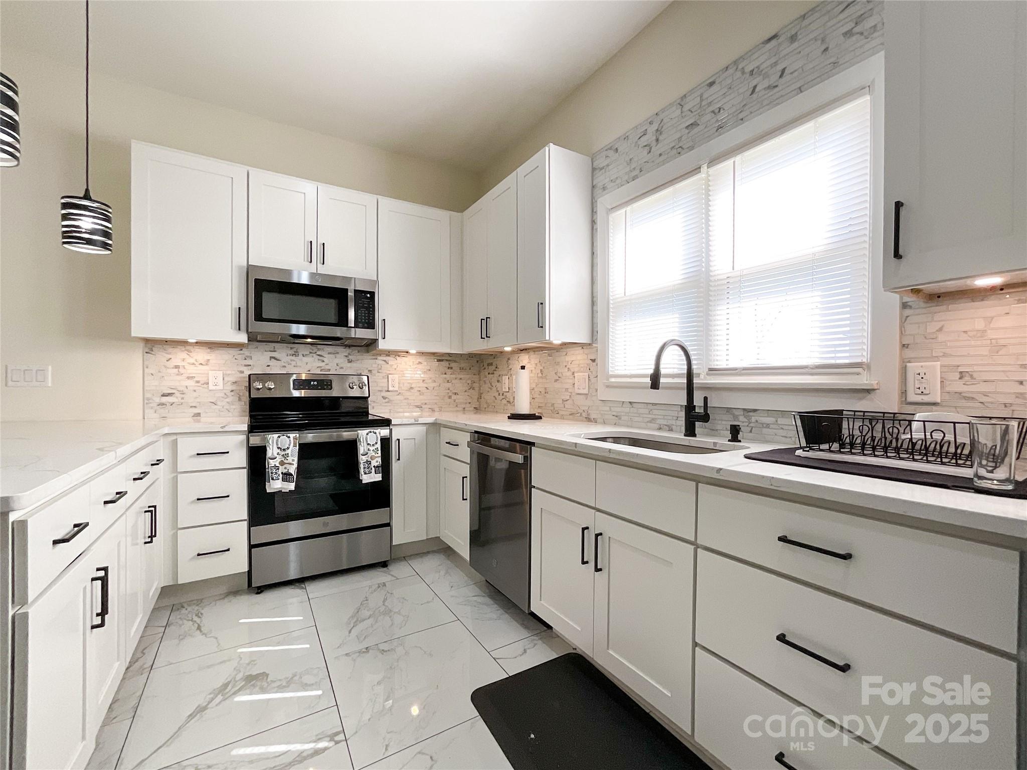 101 Loya Street Property Photo 12