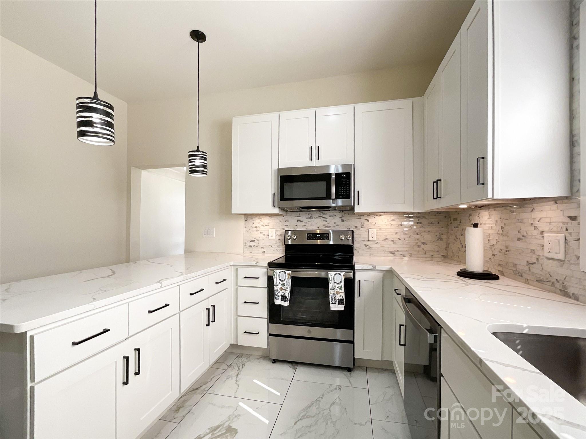 101 Loya Street Property Photo 13