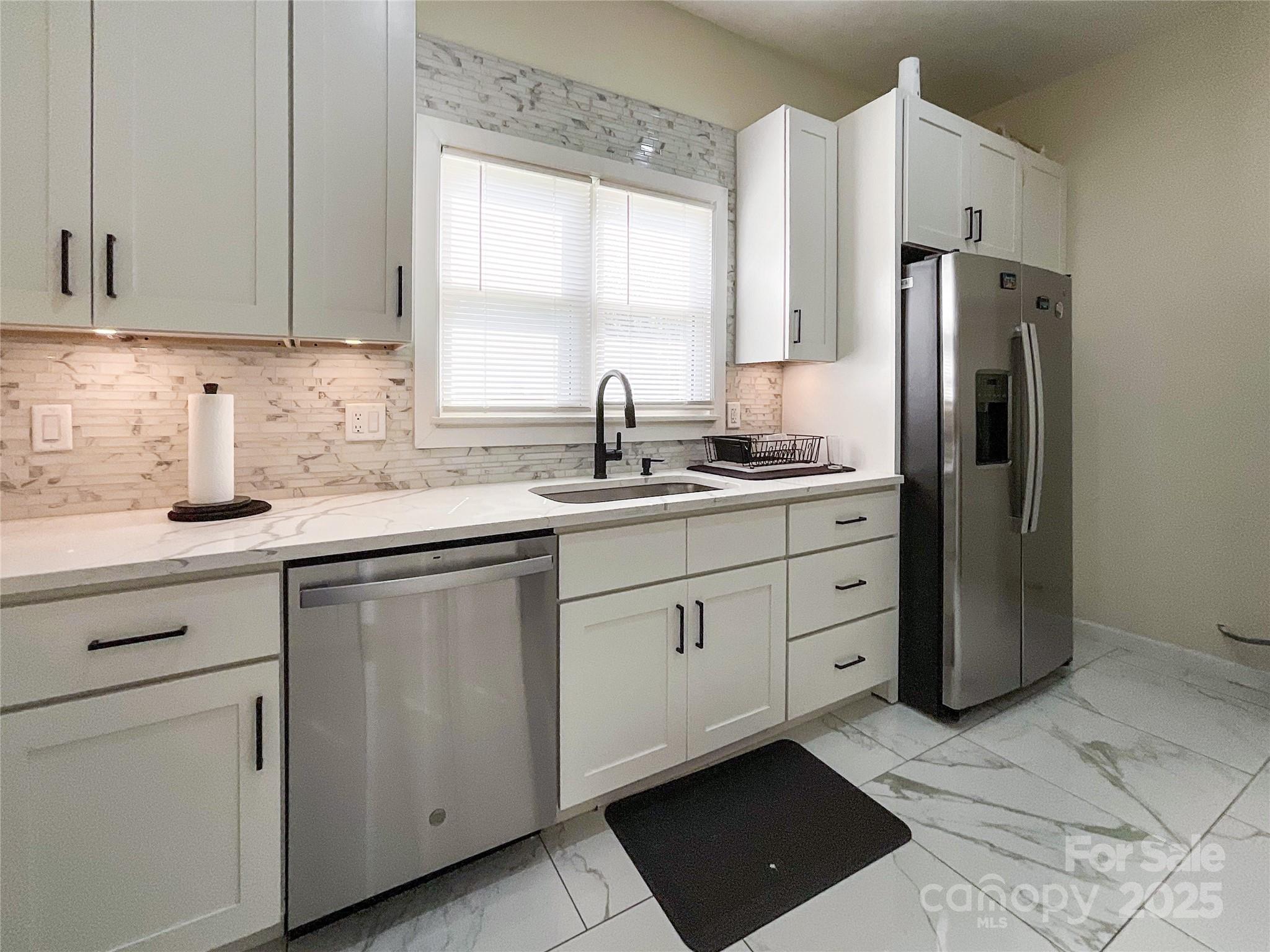 101 Loya Street Property Photo 14