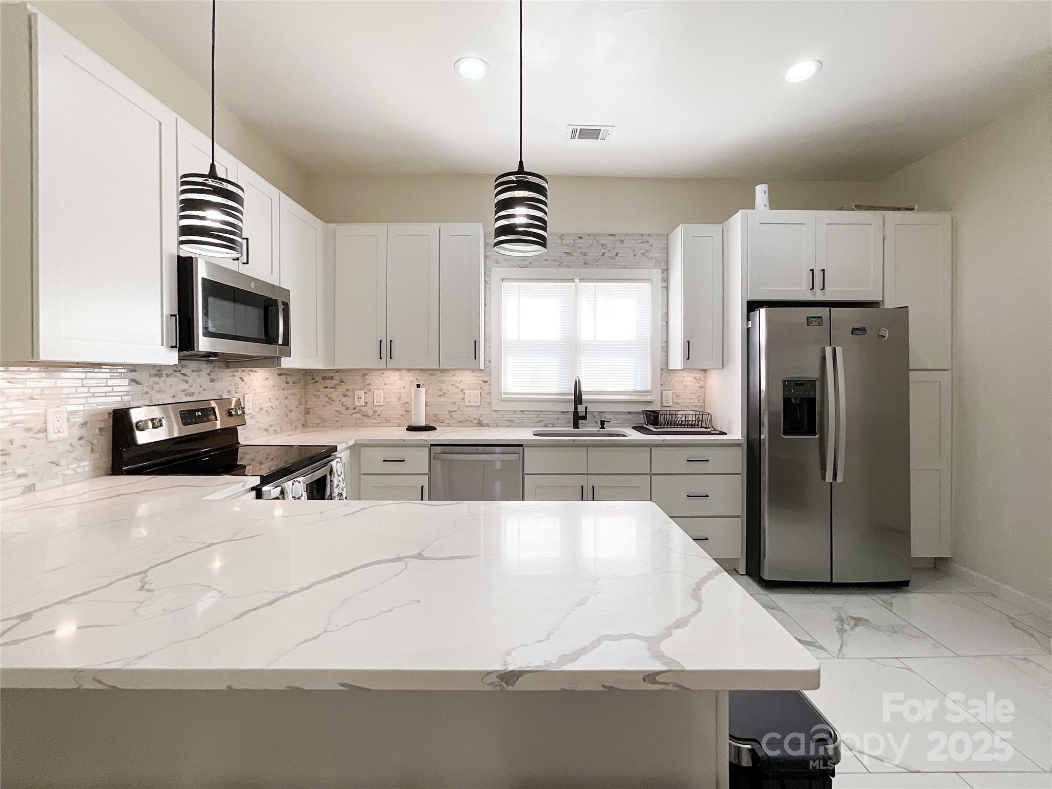 101 Loya Street Property Photo 15