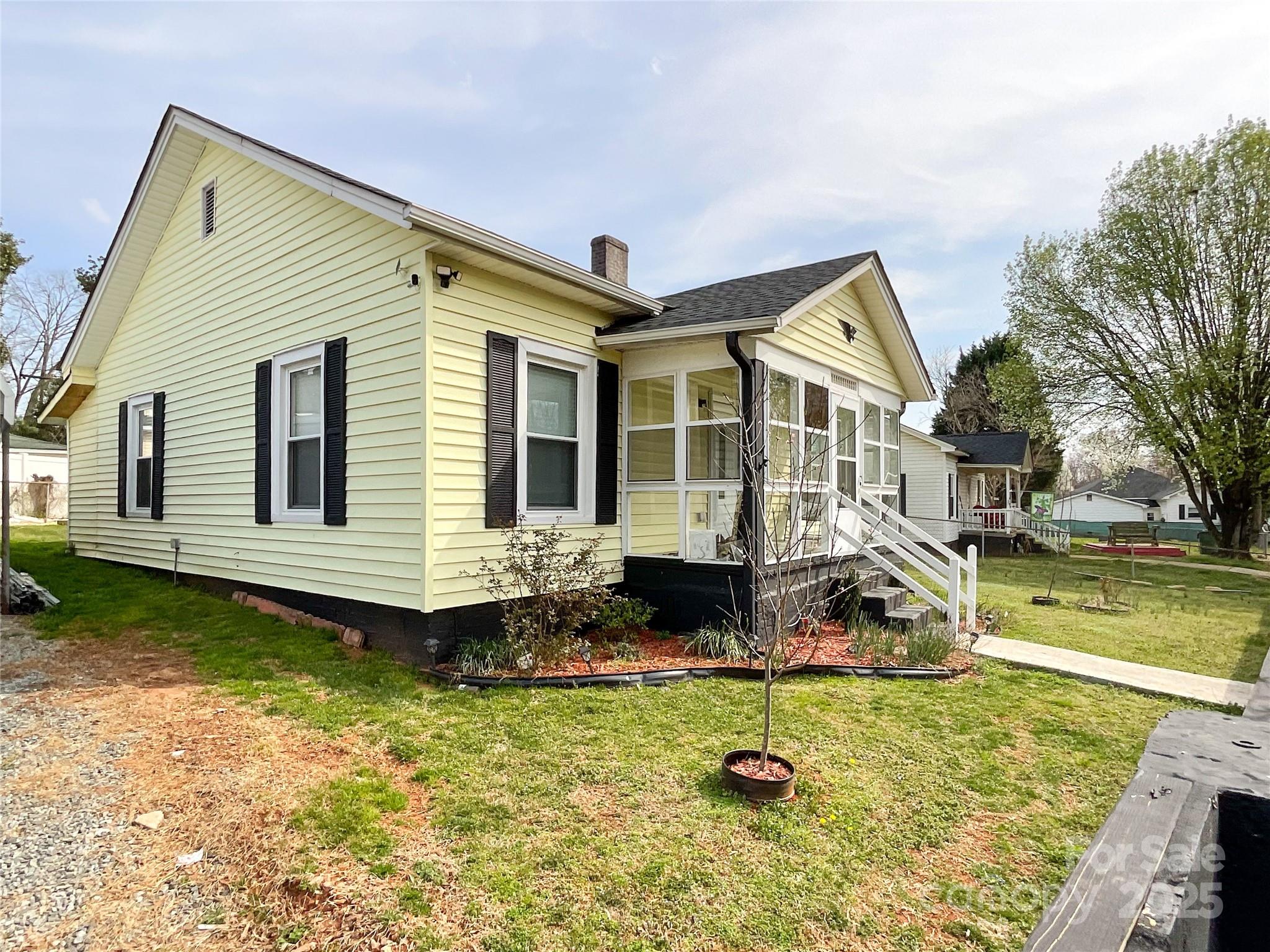 101 Loya Street Property Photo 22