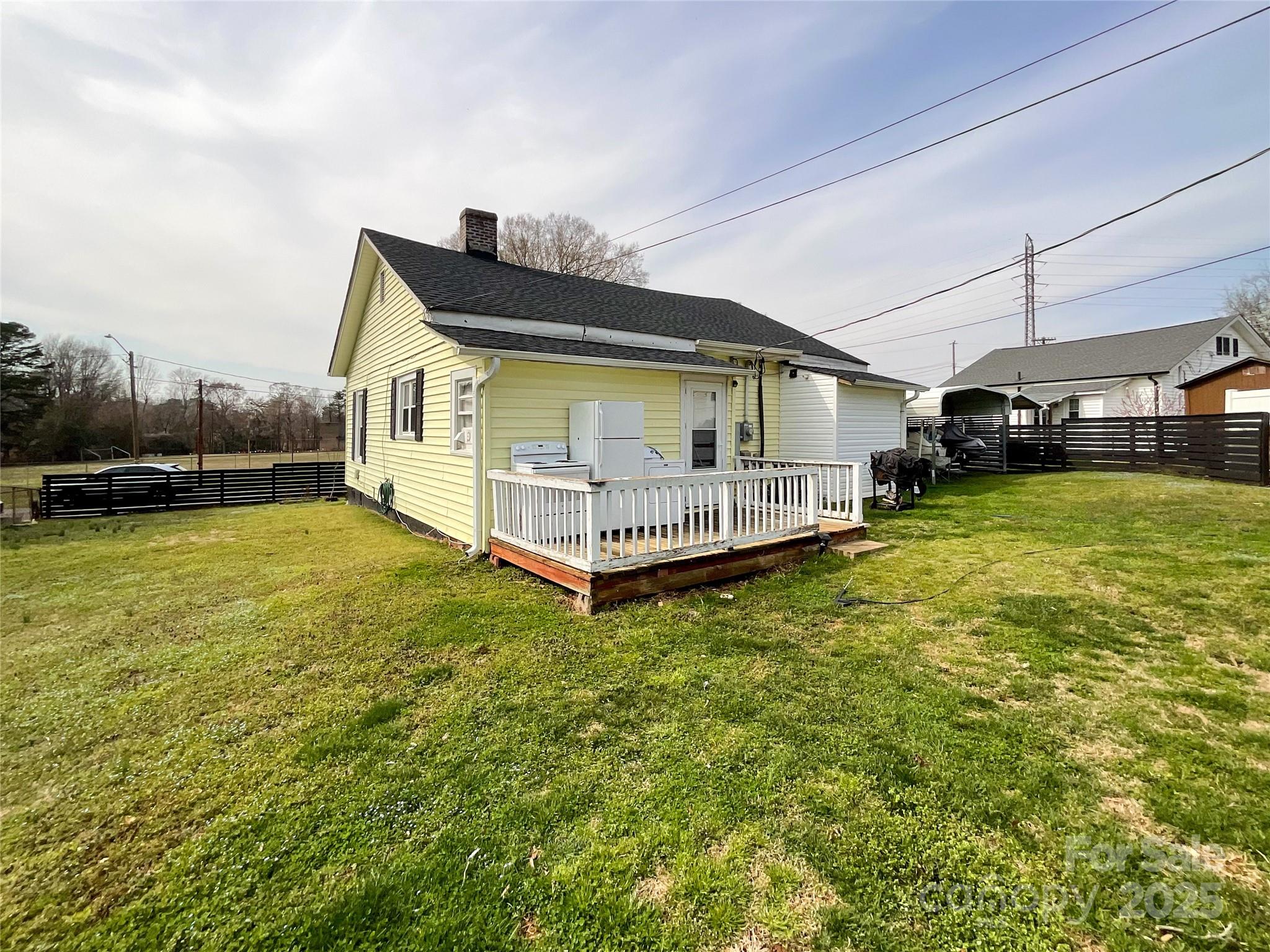101 Loya Street Property Photo 24