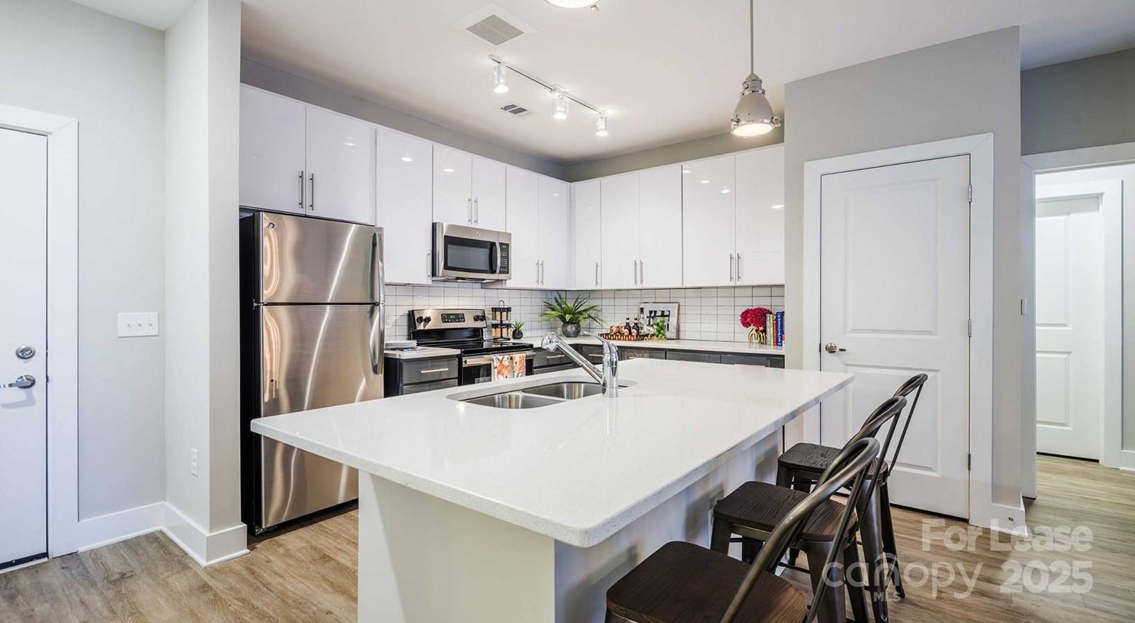 1000 Central Avenue B3 Property Photo 17