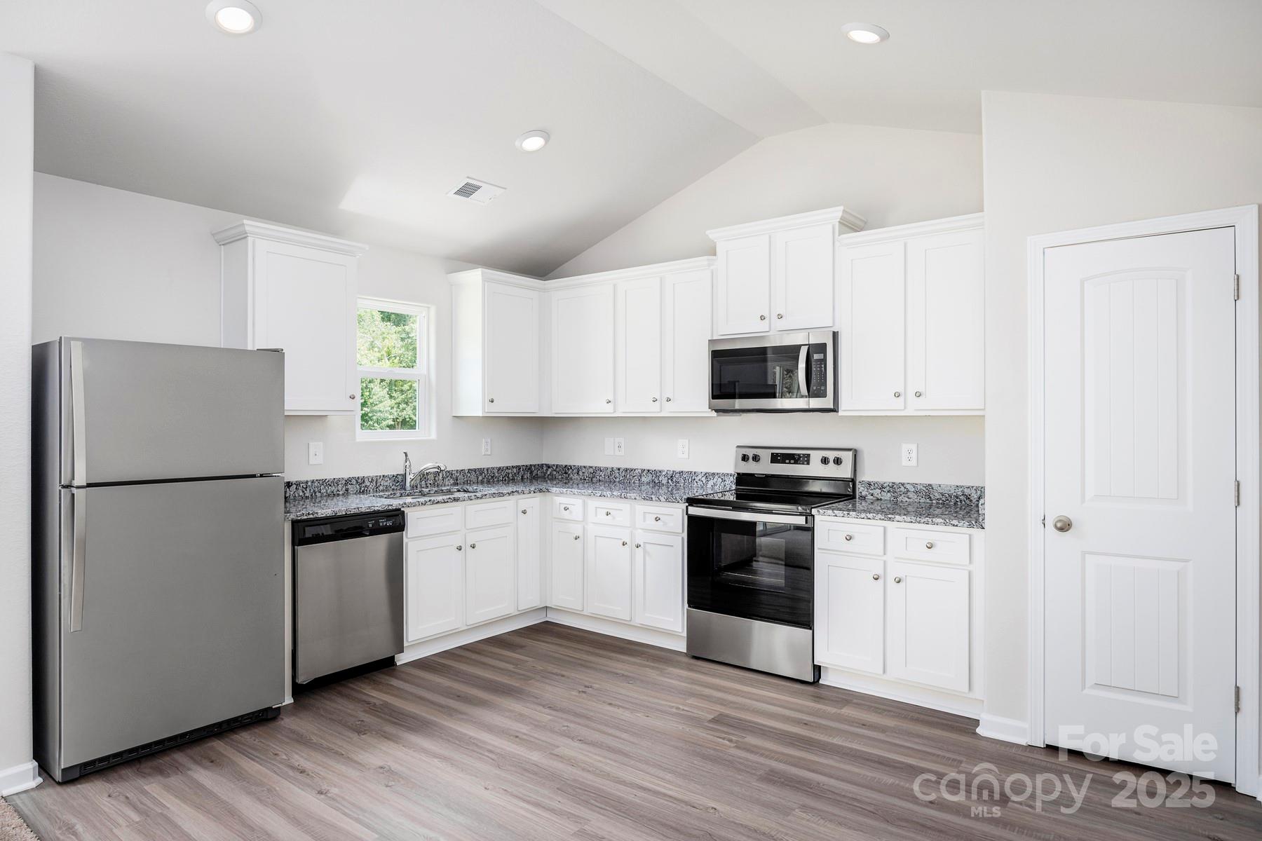 1568 Doran Terrace Property Photo 2